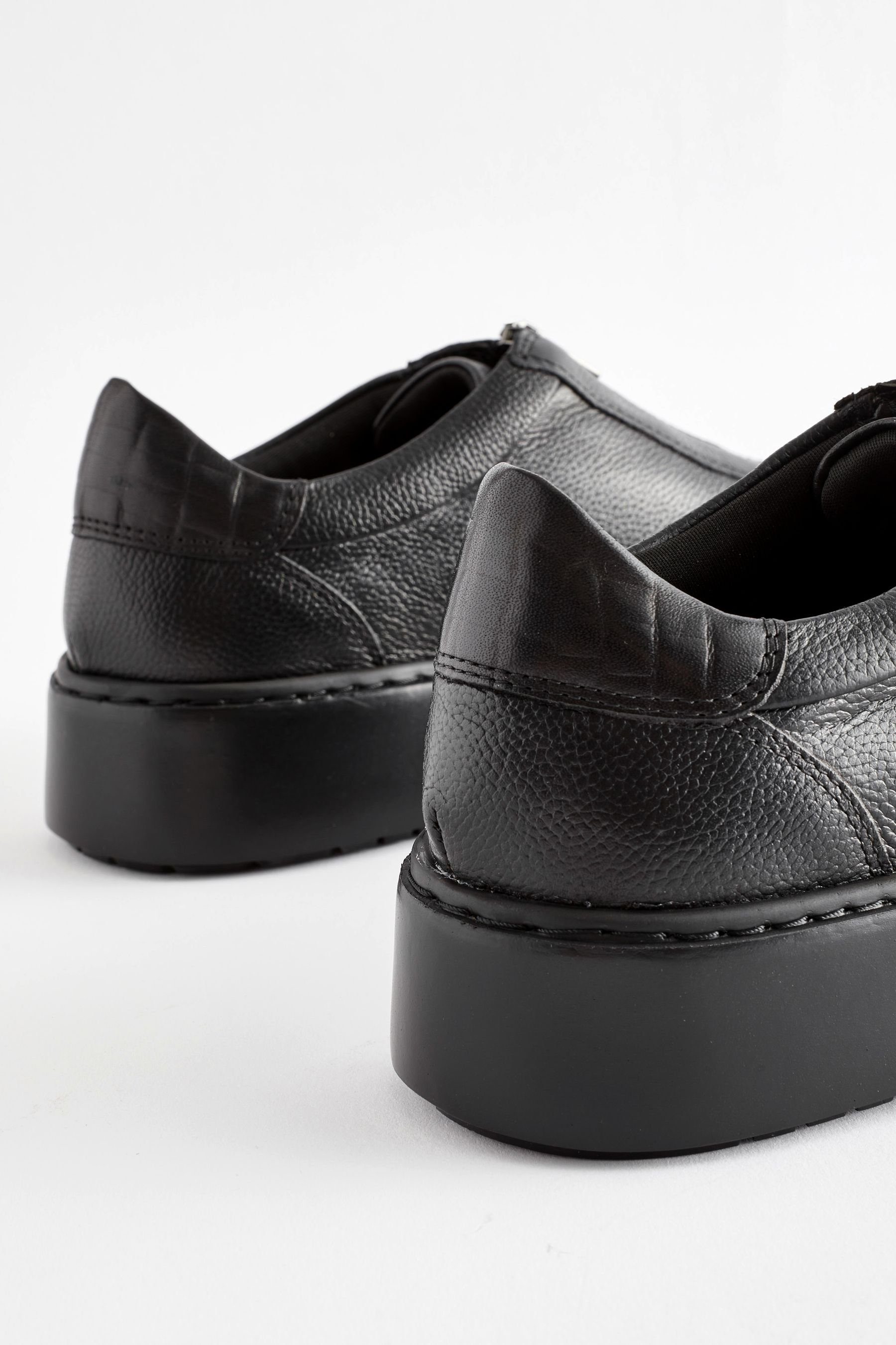 (1-tlg) RV-Sneaker mit Forever Black Comfort® Sneaker Sohle Next dicker