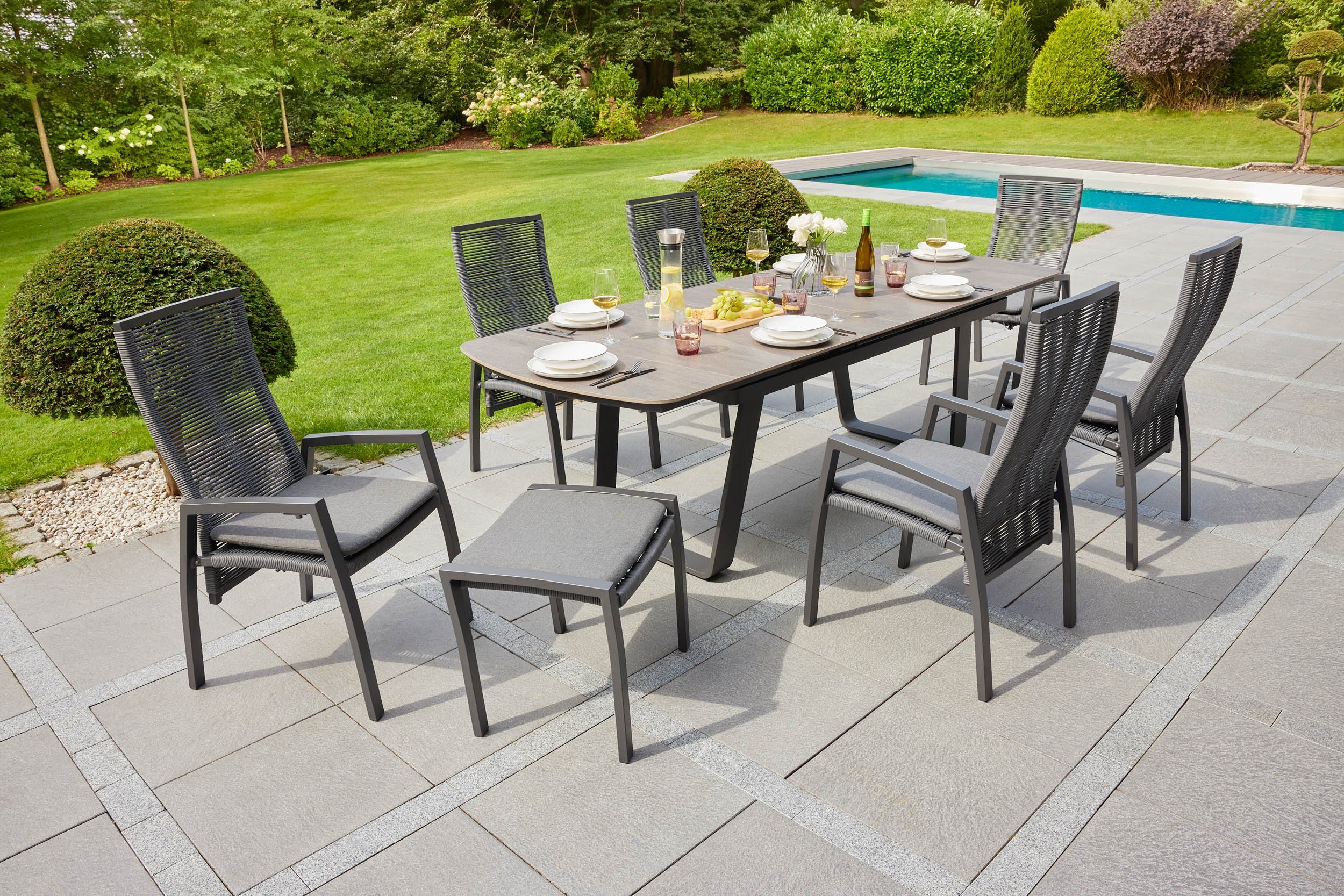 LC Garden Gartentisch Diwo 200/260x100cm grau Aluminium/sintered stone (1-St., 1 Tisch), U-Gestell Ausziehtisch mit Synchronauszug
