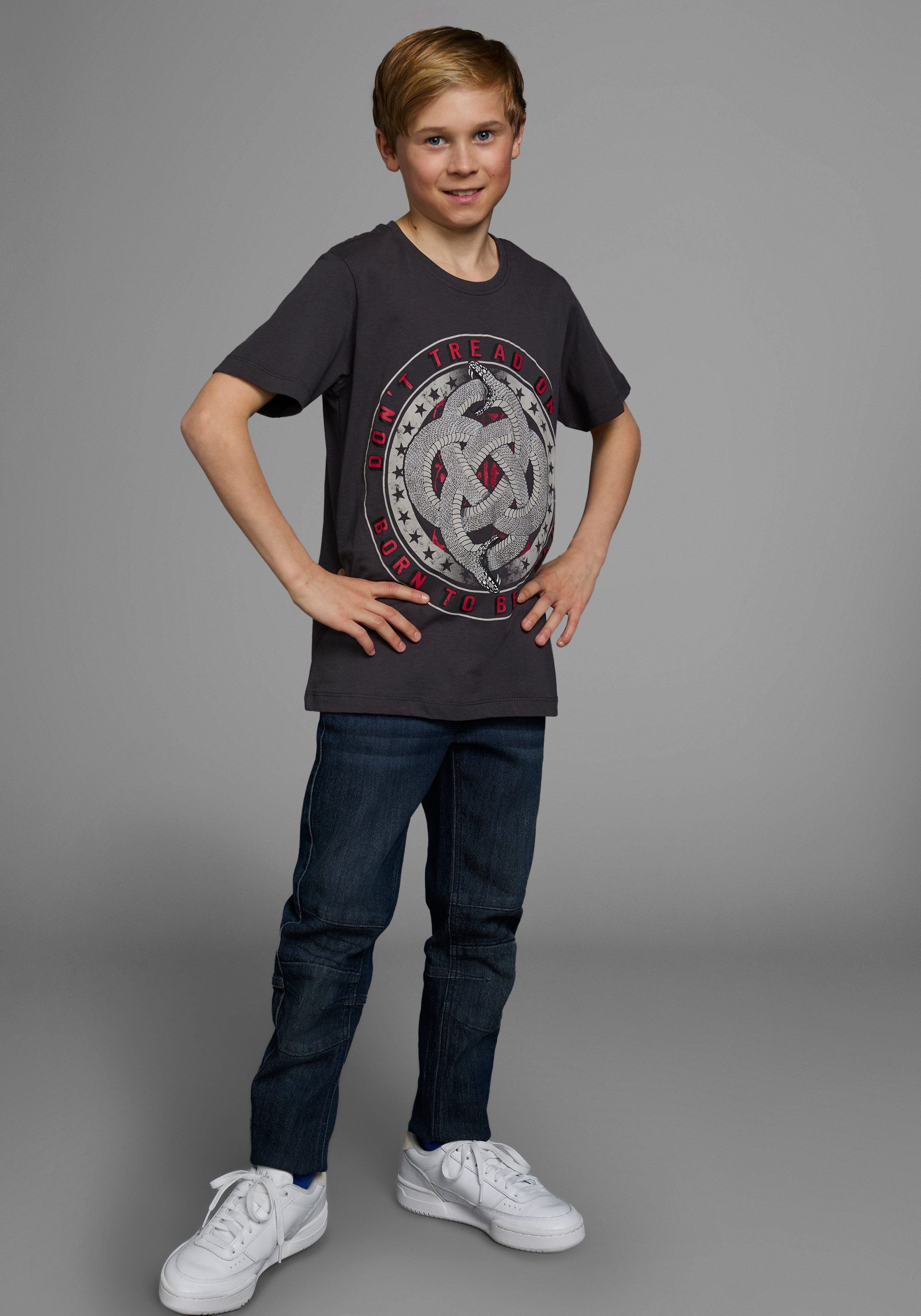 KIDSWORLD T-Shirt Kurzarm, Basic-Passform, mit modischem Druck, Rundhalsausschnitt