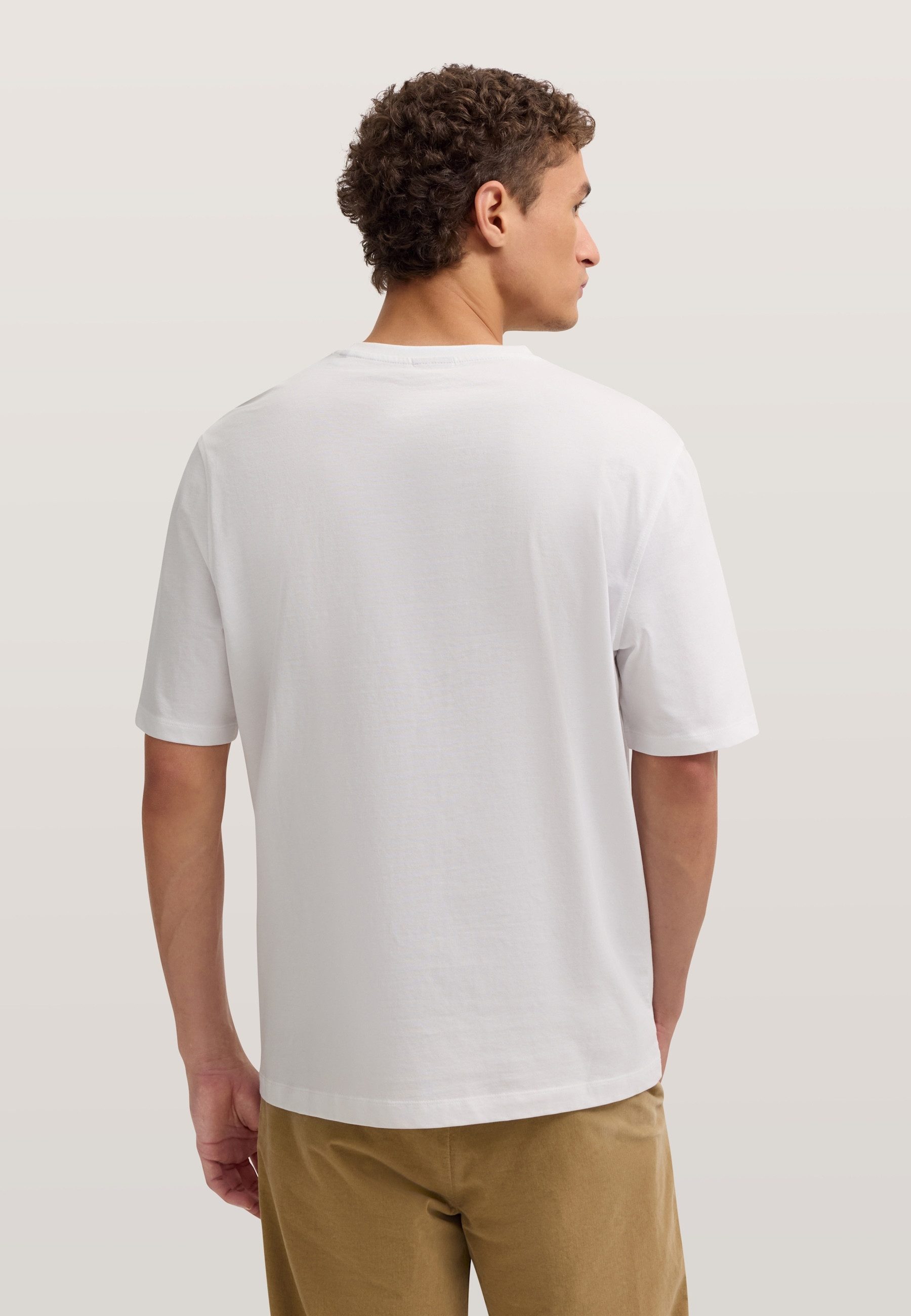 bugatti T-Shirt mit einem bugatti-Print