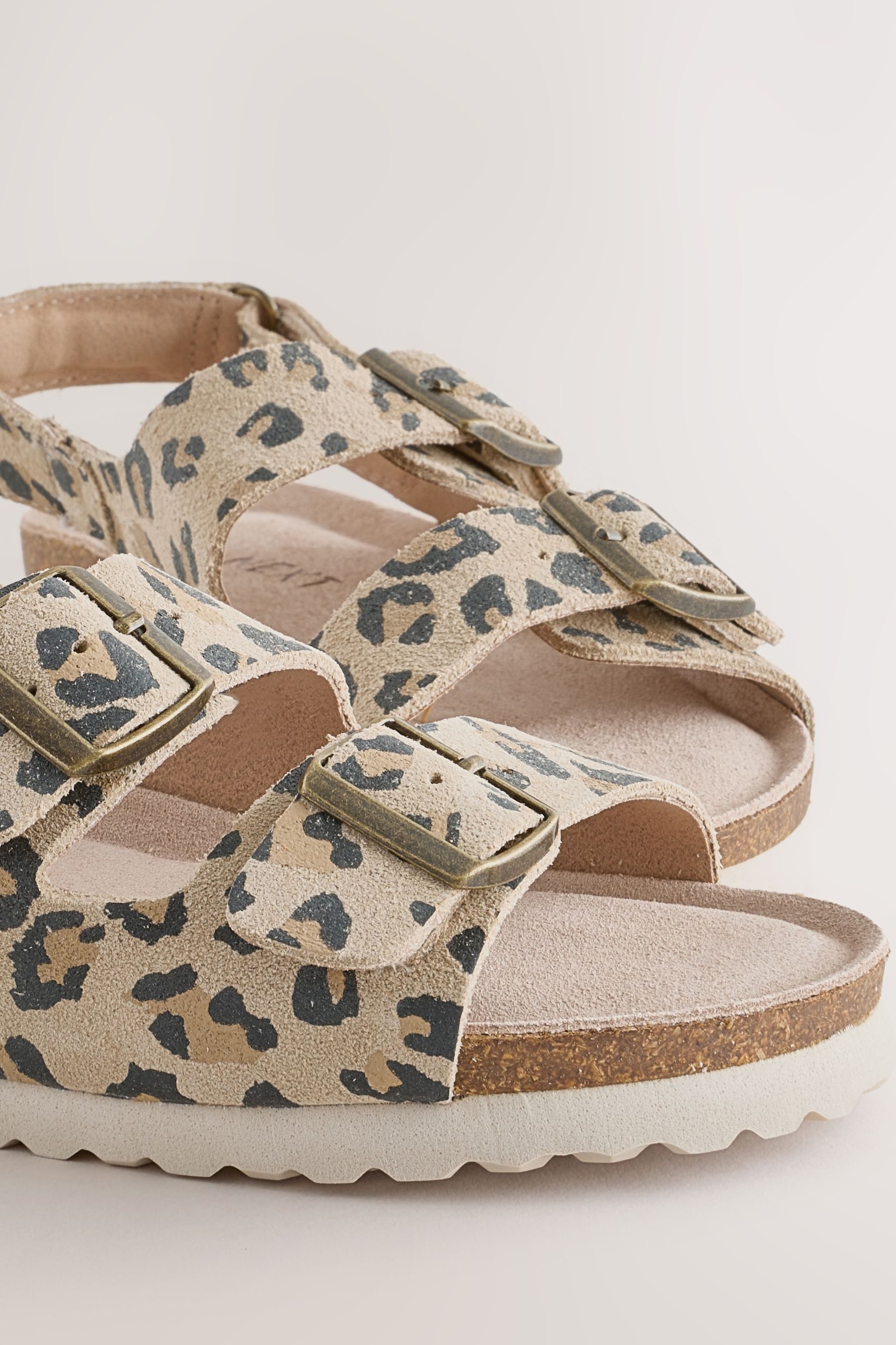Next Sandalen mit Korksohle und Klettverschluss Sandale (1-tlg)