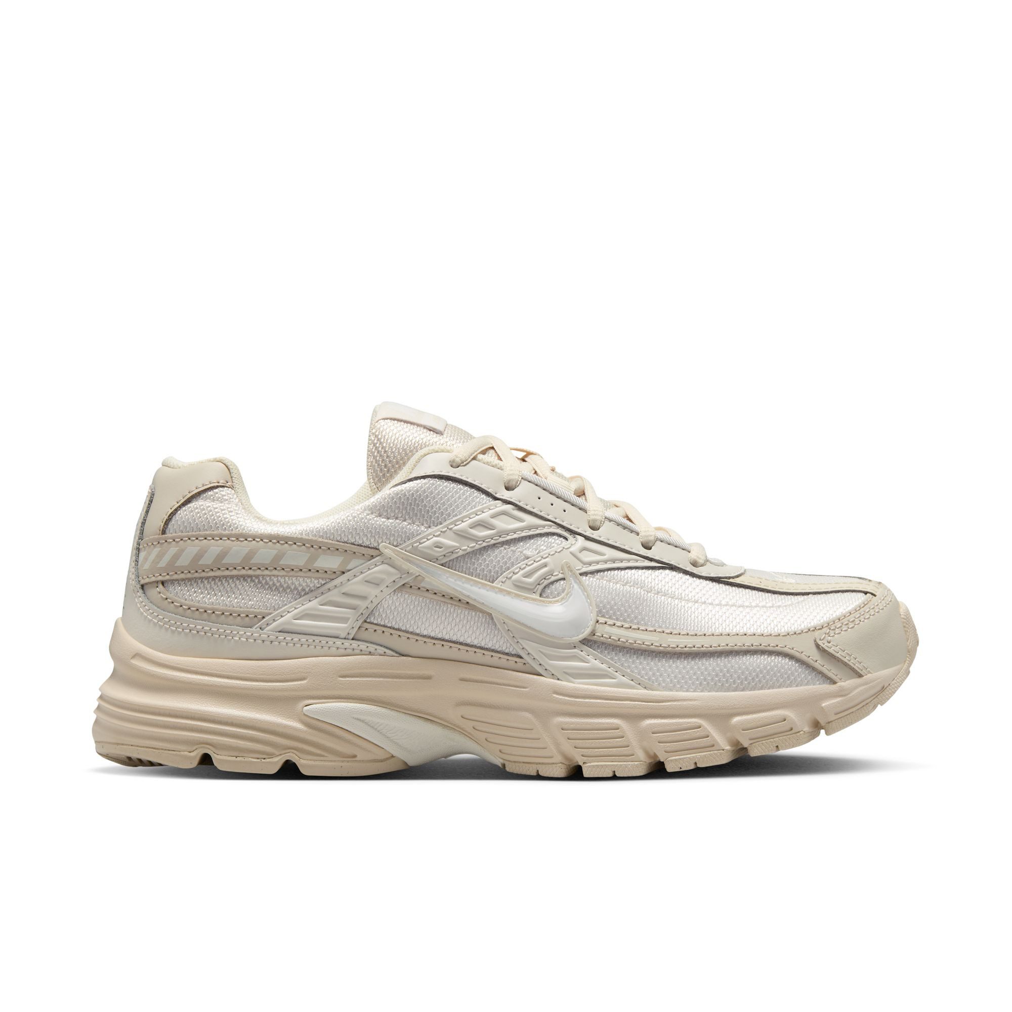 Nike Sportswear Initiator Sneaker inspiriert vom Design des Nike P-6000