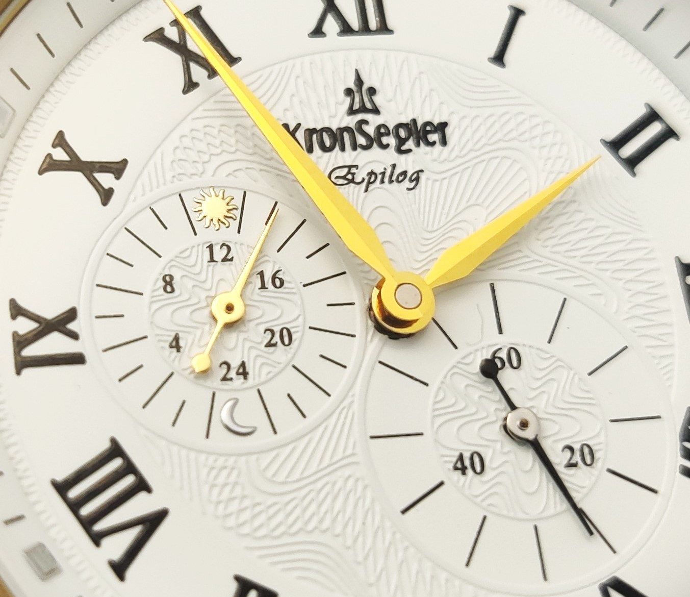 Kronsegler Automatikuhr Epilog, mit Ornament-Zifferblatt