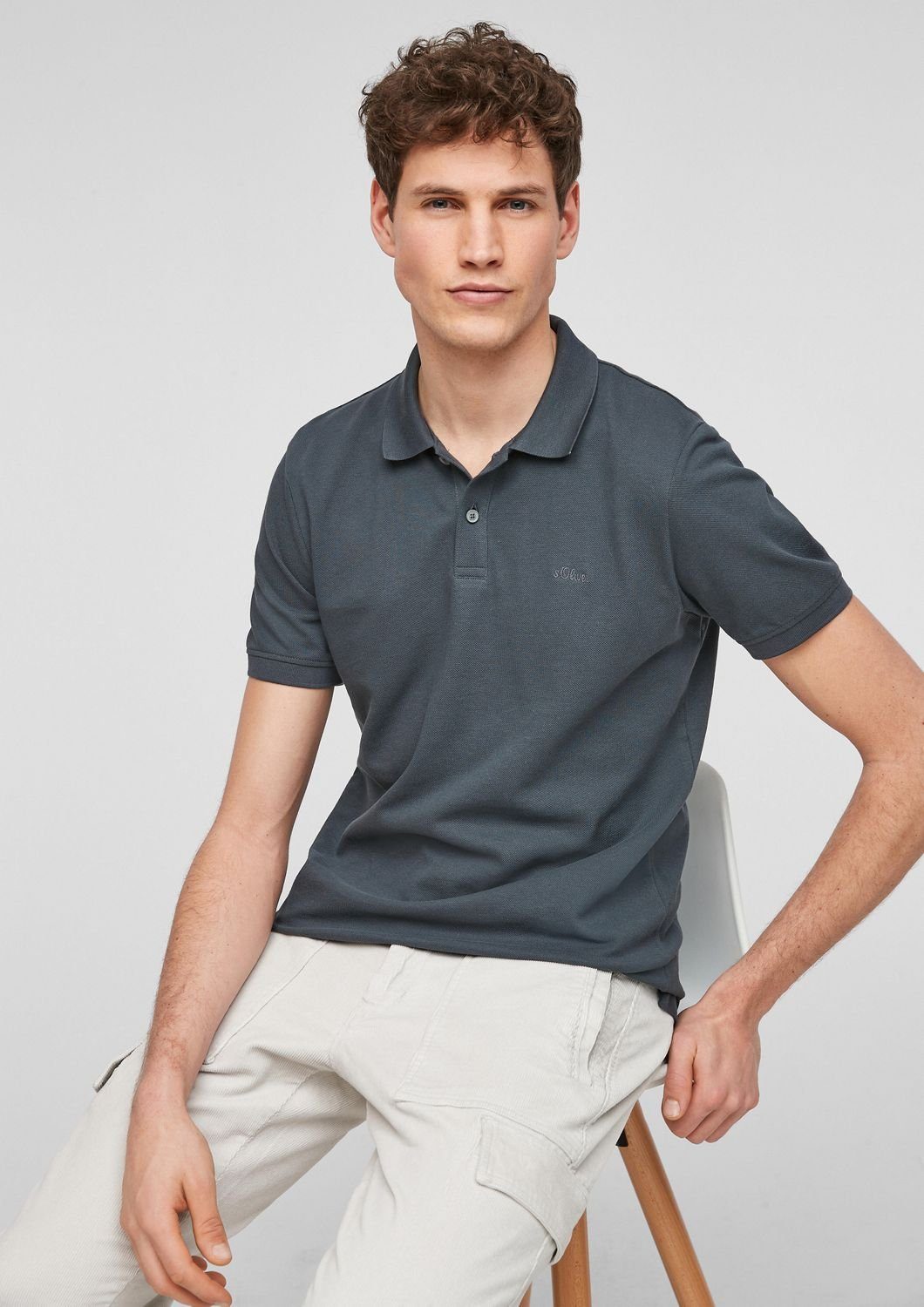 s.Oliver Poloshirt Basic (1-tlg) Poloshirt mit Logostickerei