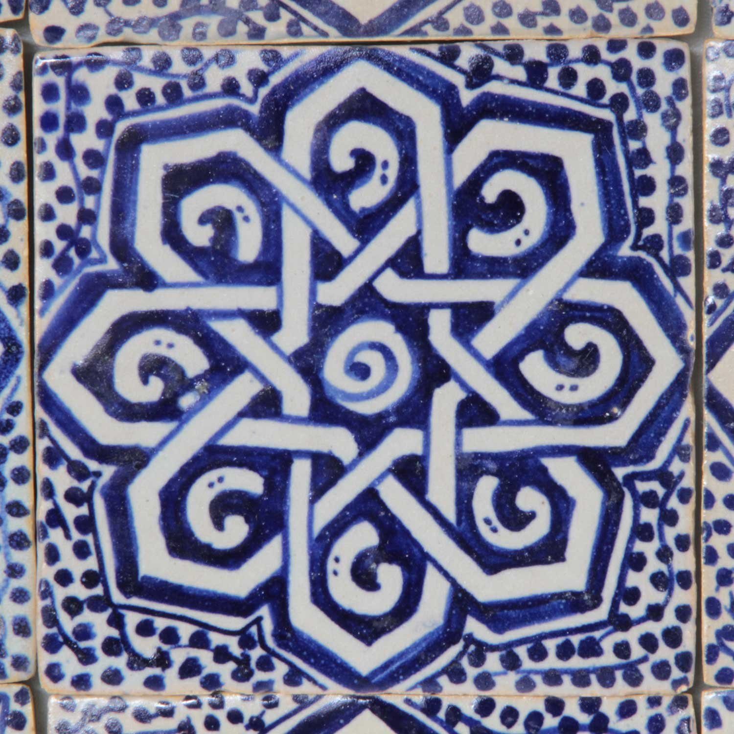 Casa Moro Wandfliese Orientalische Handbemalte Fliese marokkanische Keramikfliese Aisha, Blau und Weiß, 10x10 cm, Kunsthandwerk aus Marokko, FL7210