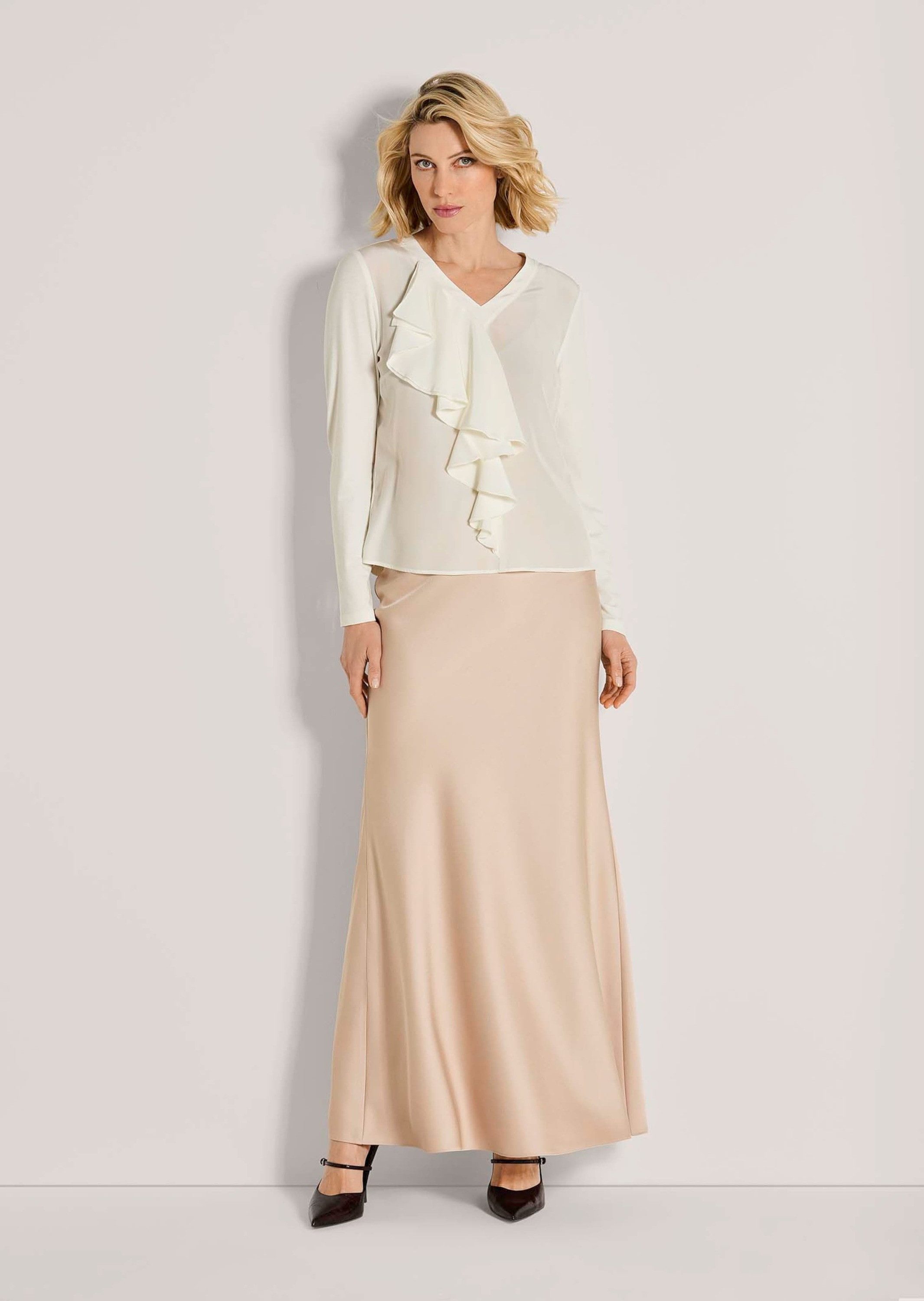 MADELEINE Langarmbluse Elegante Seidenbluse mit V-Ausschnitt Fließende Seide mit romantischen Volants und langen Ärmeln