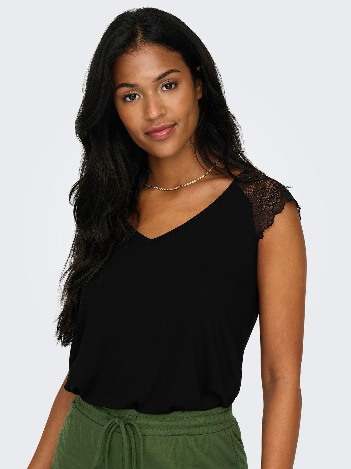 ONLY V-Shirt ONLPETRA S/S LACE MIX TOP CS JRS