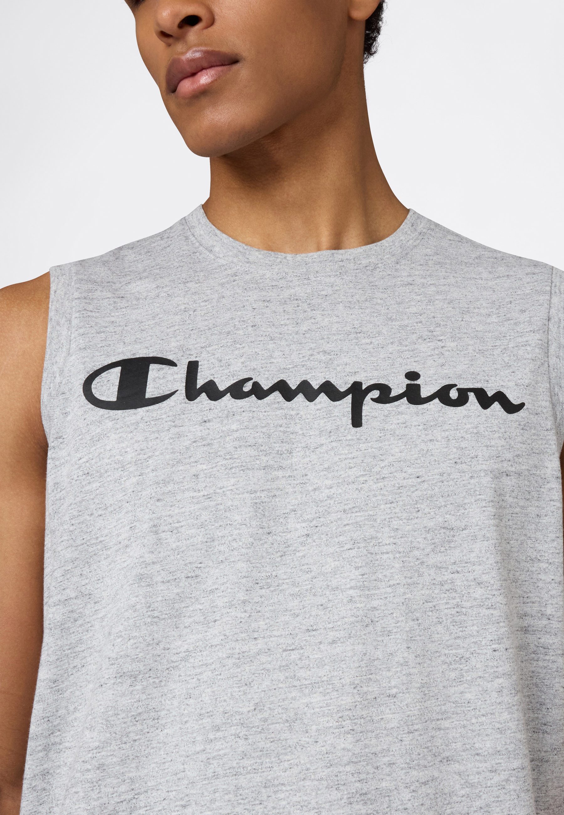 Champion Tanktop BASICS Sleeveless T-Shirt Large Logo sportliche Schnittform, sportlicher Stil, mit Rundhalsausschnitt