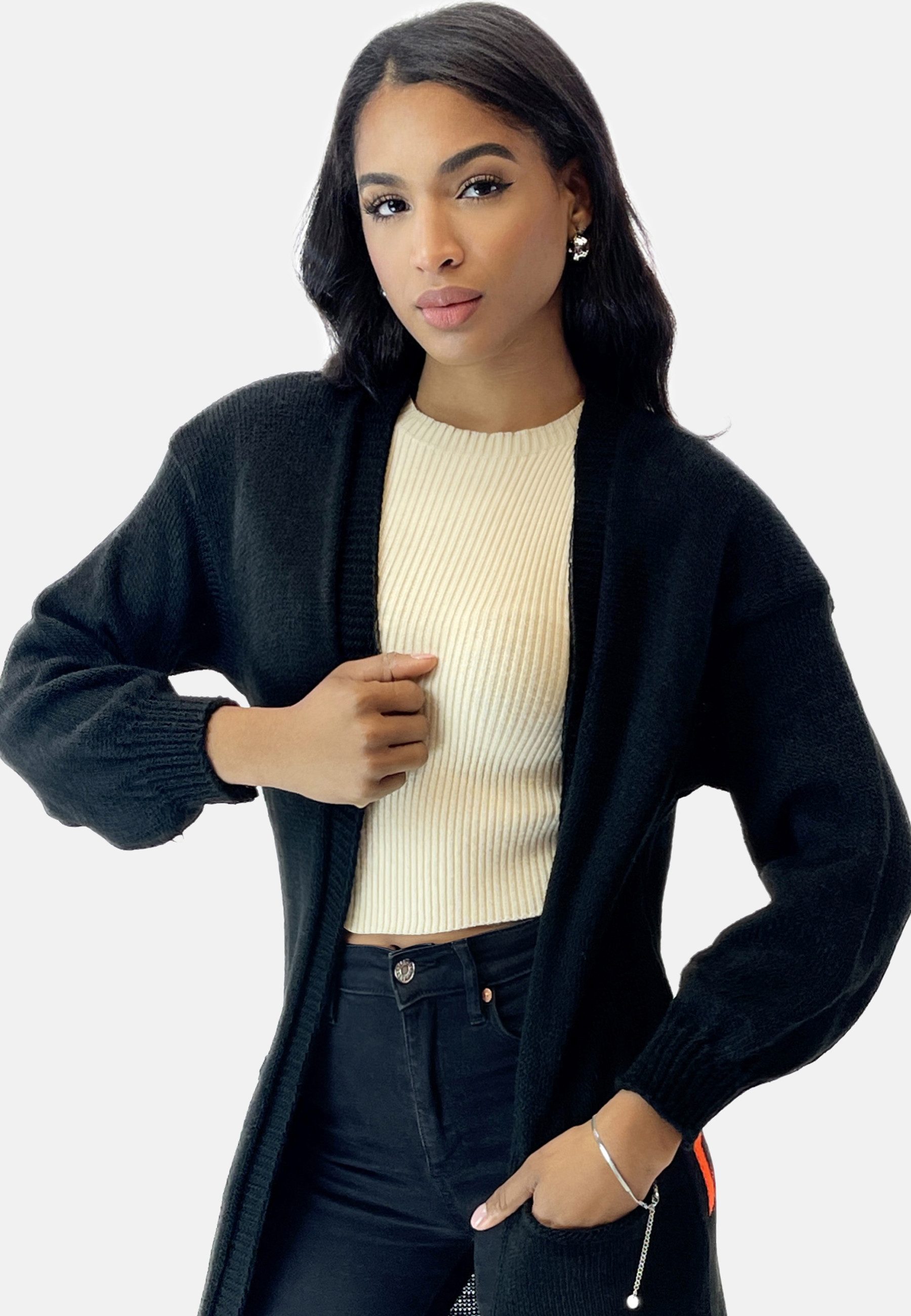Elara Cardigan — Damen Long Strickjacke One Size mit Taschen und Rückenprint