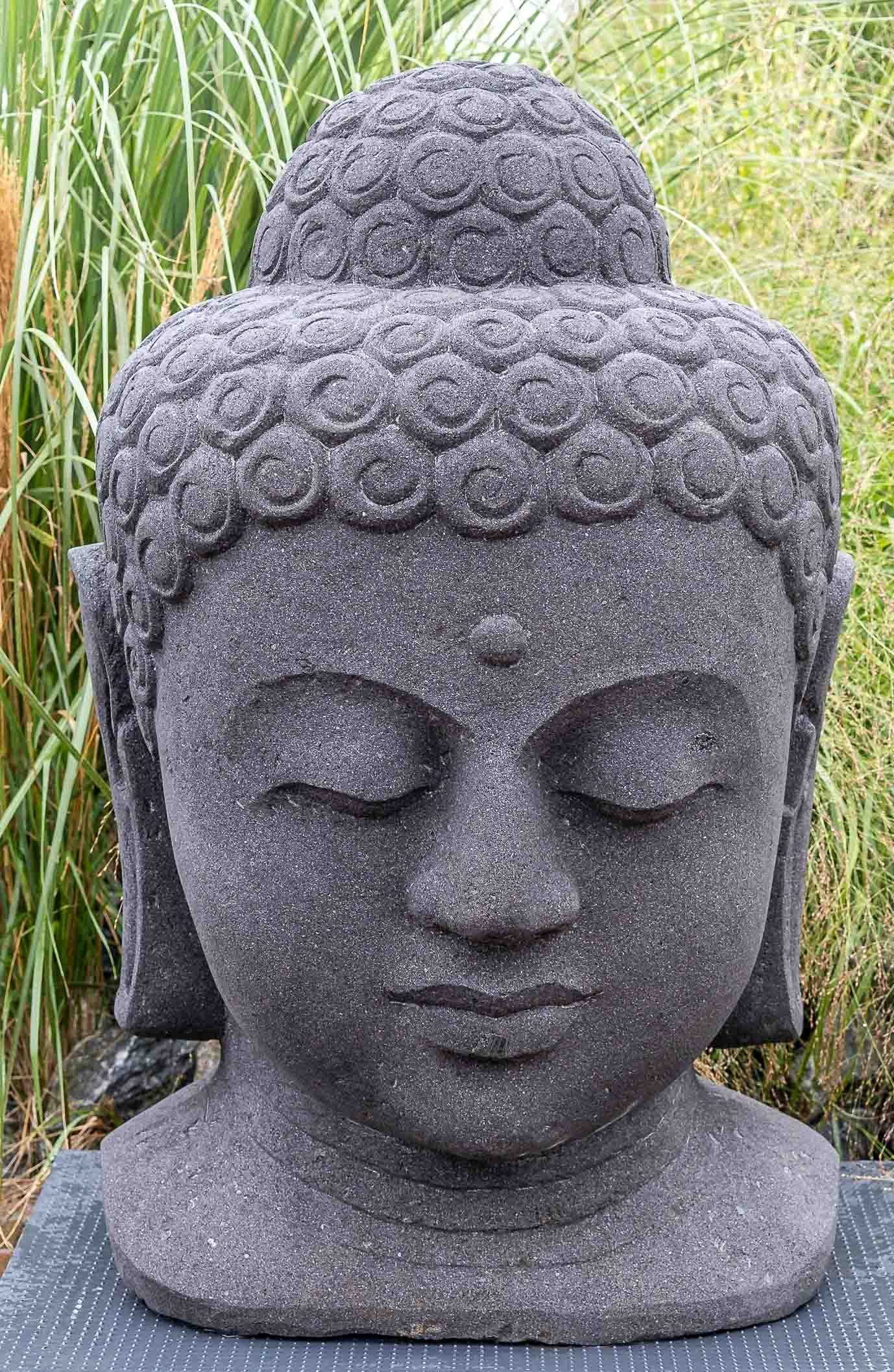 IDYL Gartenfigur Buddha, Witterungsbeständig gegen Frost, Regen und UV-Strahlung.