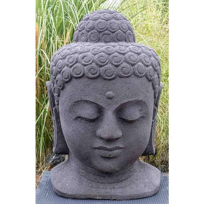 IDYL Gartenfigur Buddha Witterungsbeständig gegen Frost Regen und UV-Strahlung.