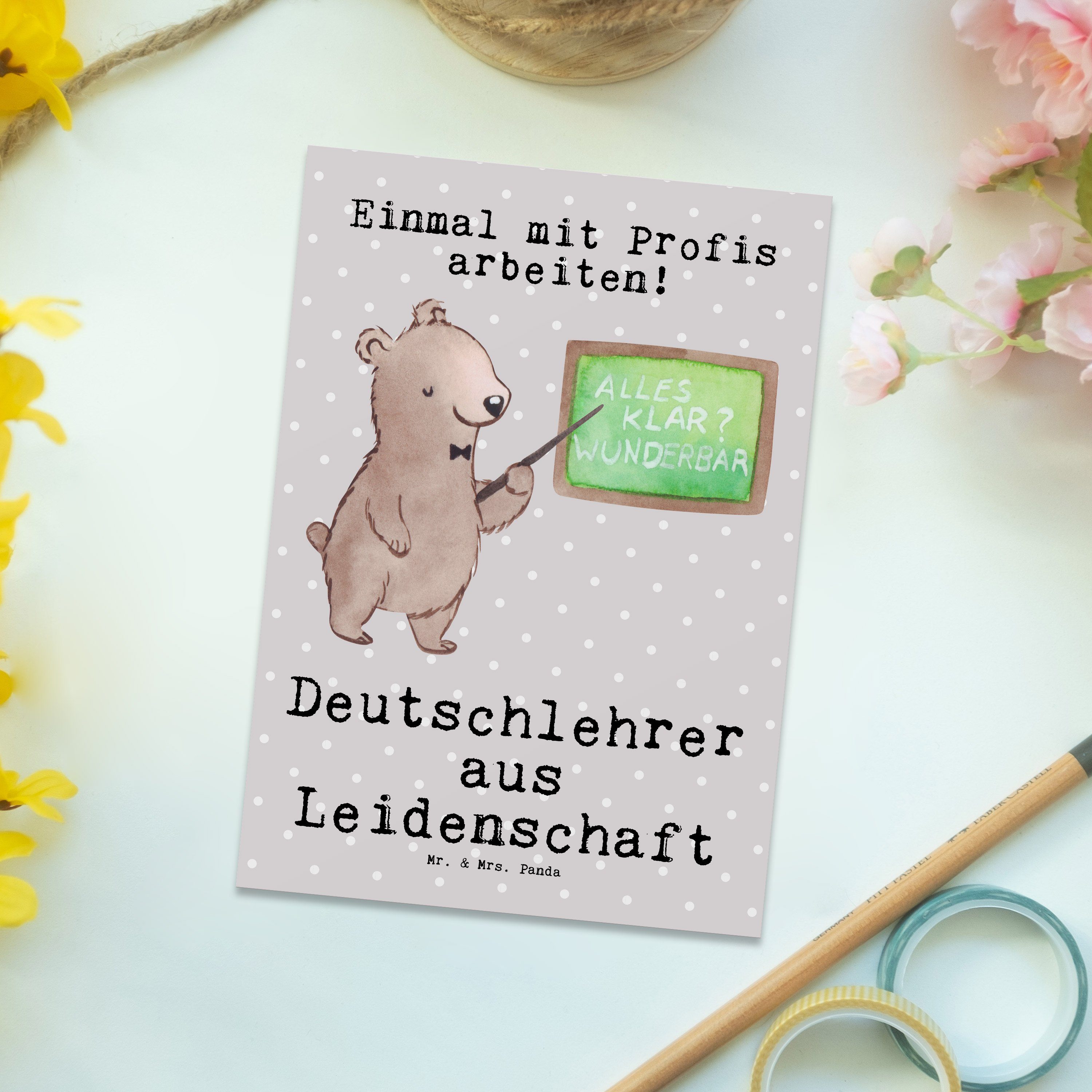 Mr. & Mrs. Panda Postkarte Deutschlehrer aus Leidenschaft - Grau Pastell - Geschenk, Geburtstags
