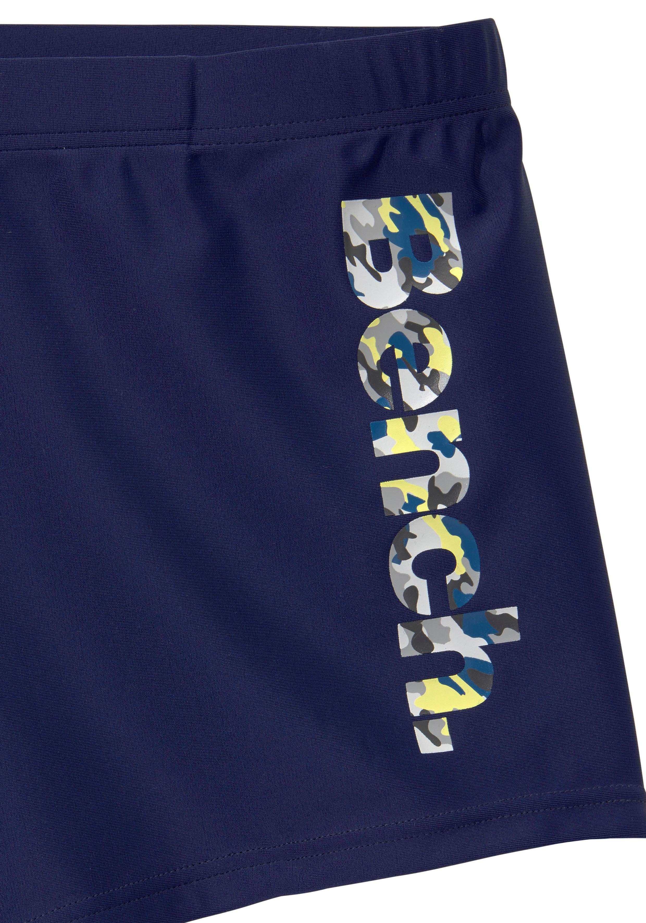 Bench. Boxer-Badehose mit coolem Logo in Tarnfarben-Optik