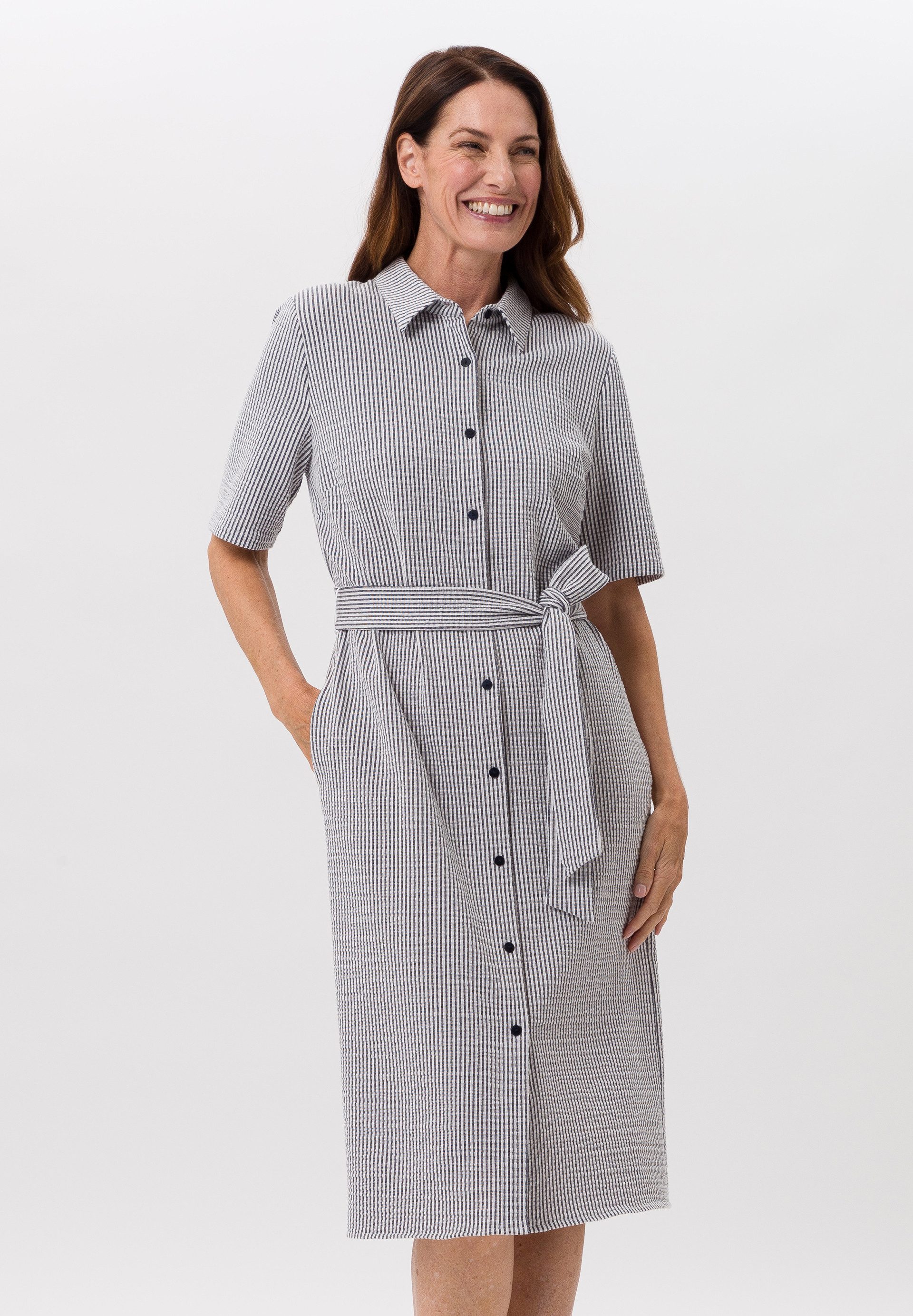 Jerseykleid in modernem Seersucker