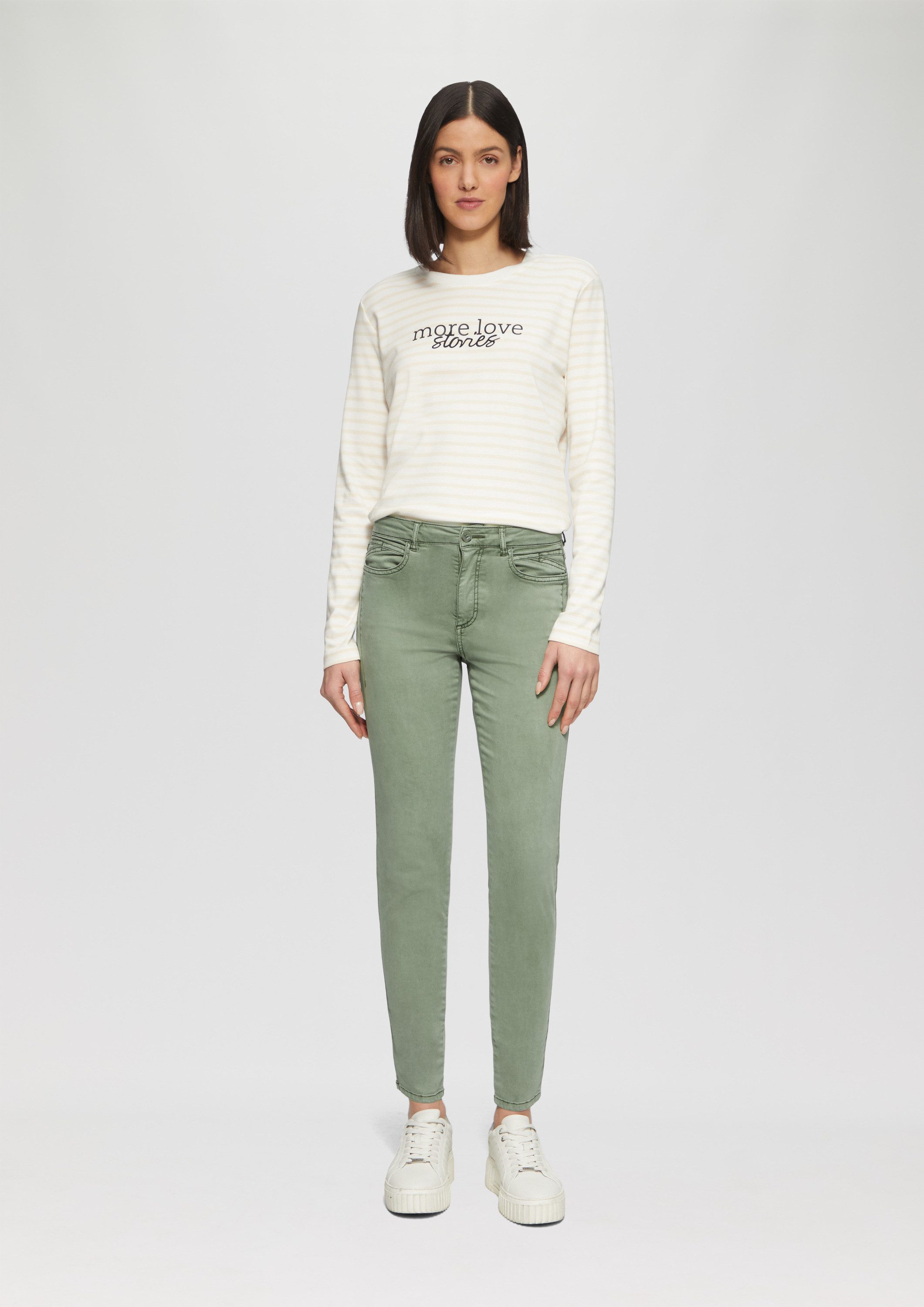 s.Oliver Chinos Hose Gewaschene Hose im Slim Fit aus Baumwollsatin