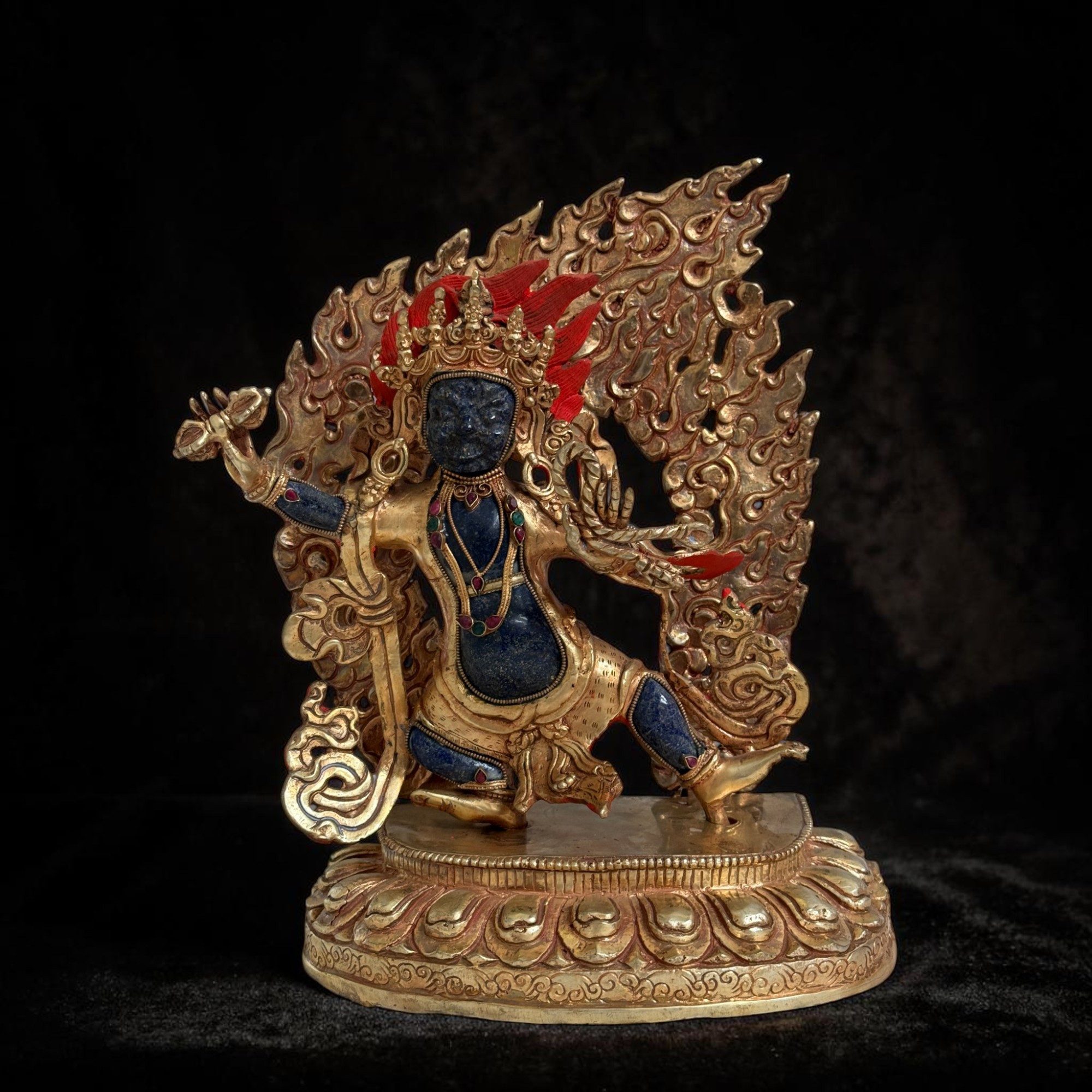 Asien LifeStyle Buddhafigur Vergoldete Vajrapani Skulptur Nepal – Bronze & Lapis Lazuli, Unikat