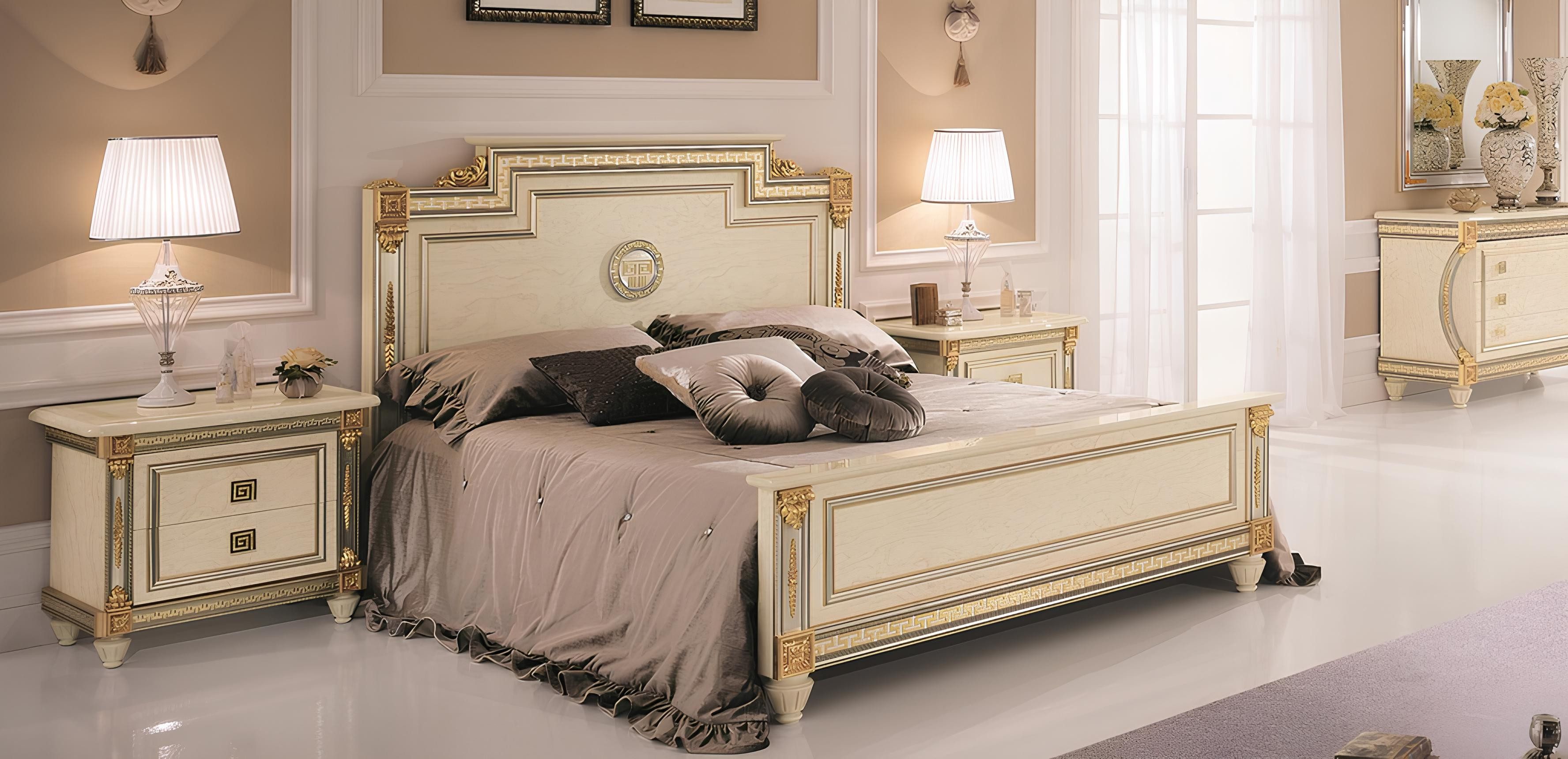 Xlmoebel Schlafzimmer-Set Bett mit 2 Nachttischen im klassischen Luxusdesign 3tlg. Set, (3-tlg), Made in Europa