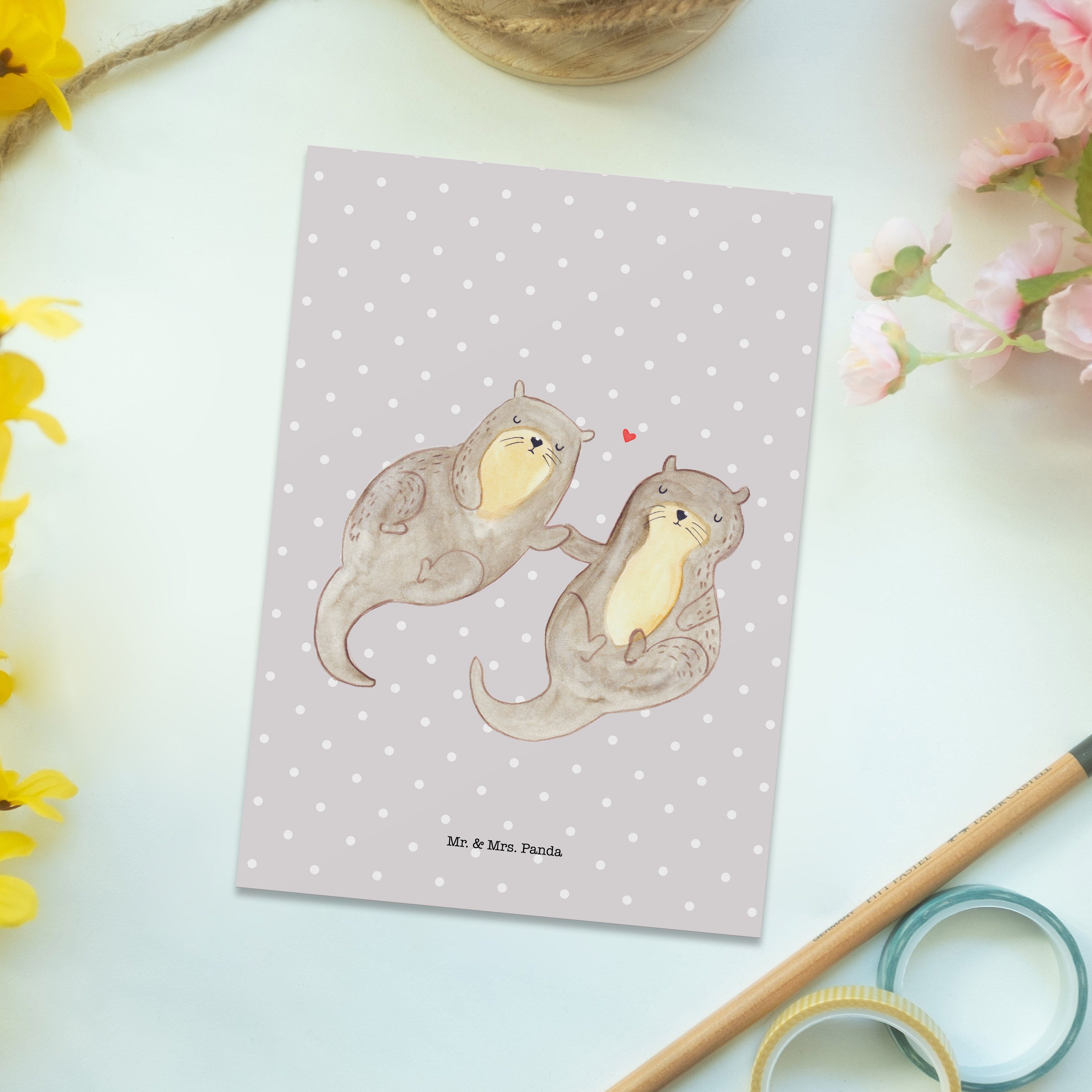 Mr. & Mrs. Panda Postkarte - Otter Geschenk, Pastell - händchenhaltend Geschenkkarte, Einla Grau