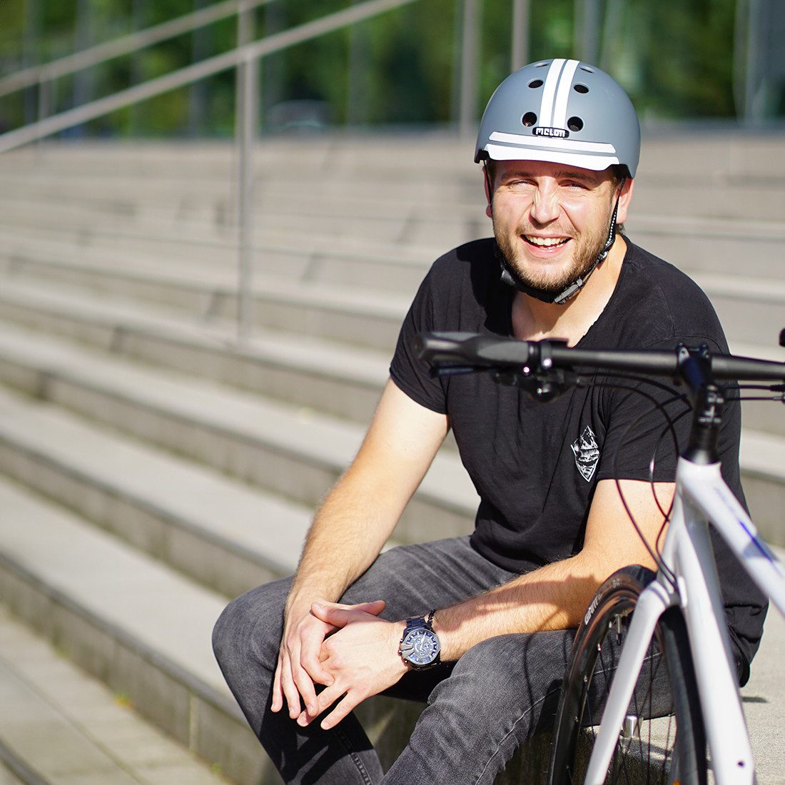 Melon Fahrradhelm E-Series Highway mit Vorder- und Rücklicht, super leicht, Magnetverschluss, größenverstellbar, mehr als 50 Designs