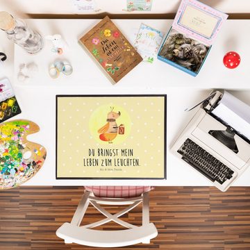 Mr. & Mrs. Panda Schreibtischunterlage Glühwürmchen - Gelb Pastell - Geschenk, Schreibunterlage, Tiere, Heir, (1 tlg)