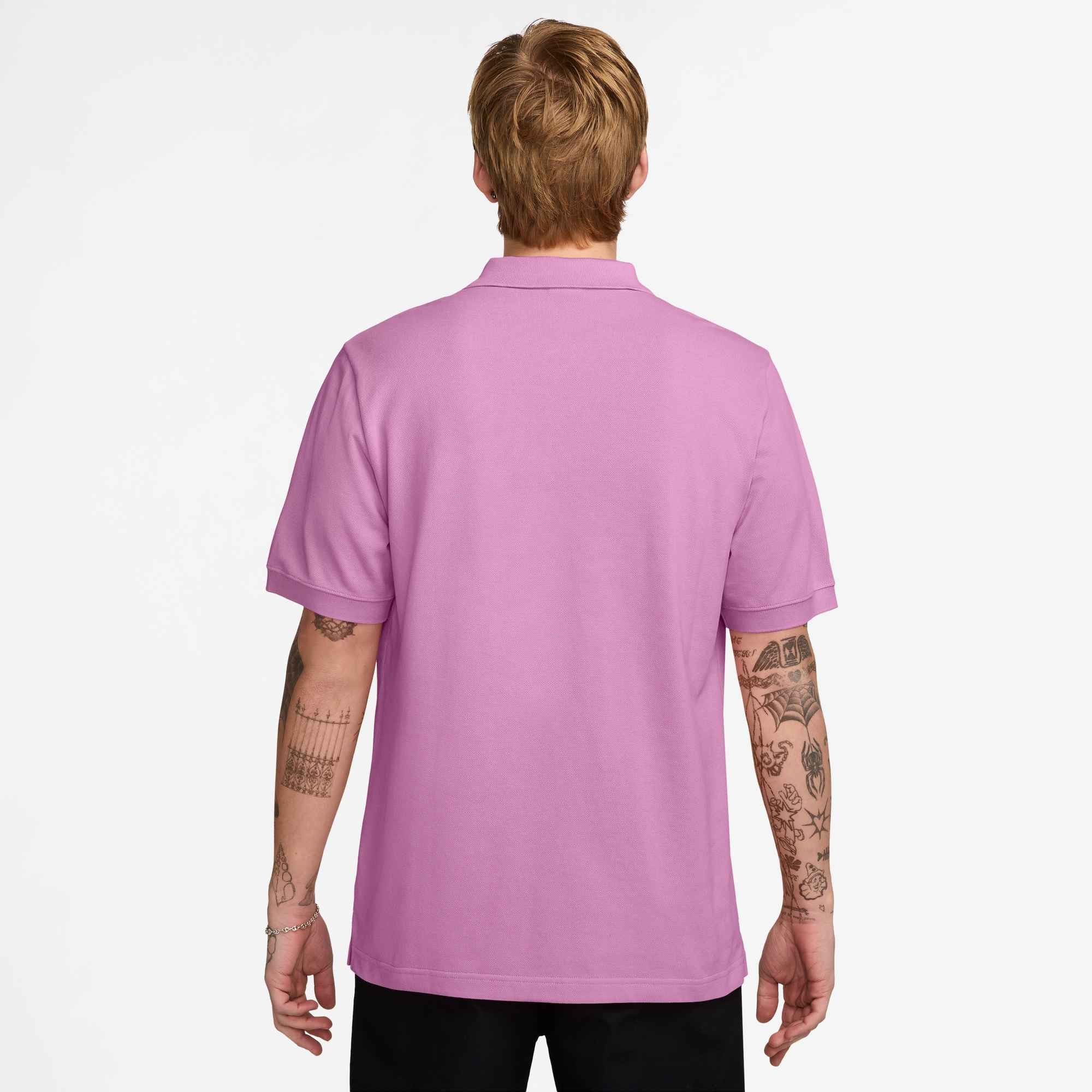 Nike Sportswear Poloshirt M NK CLUB SS POLO PIQUE gerade Passform, kurze Ärmel, 2-Knopf-Kragen, sportlicher Stil