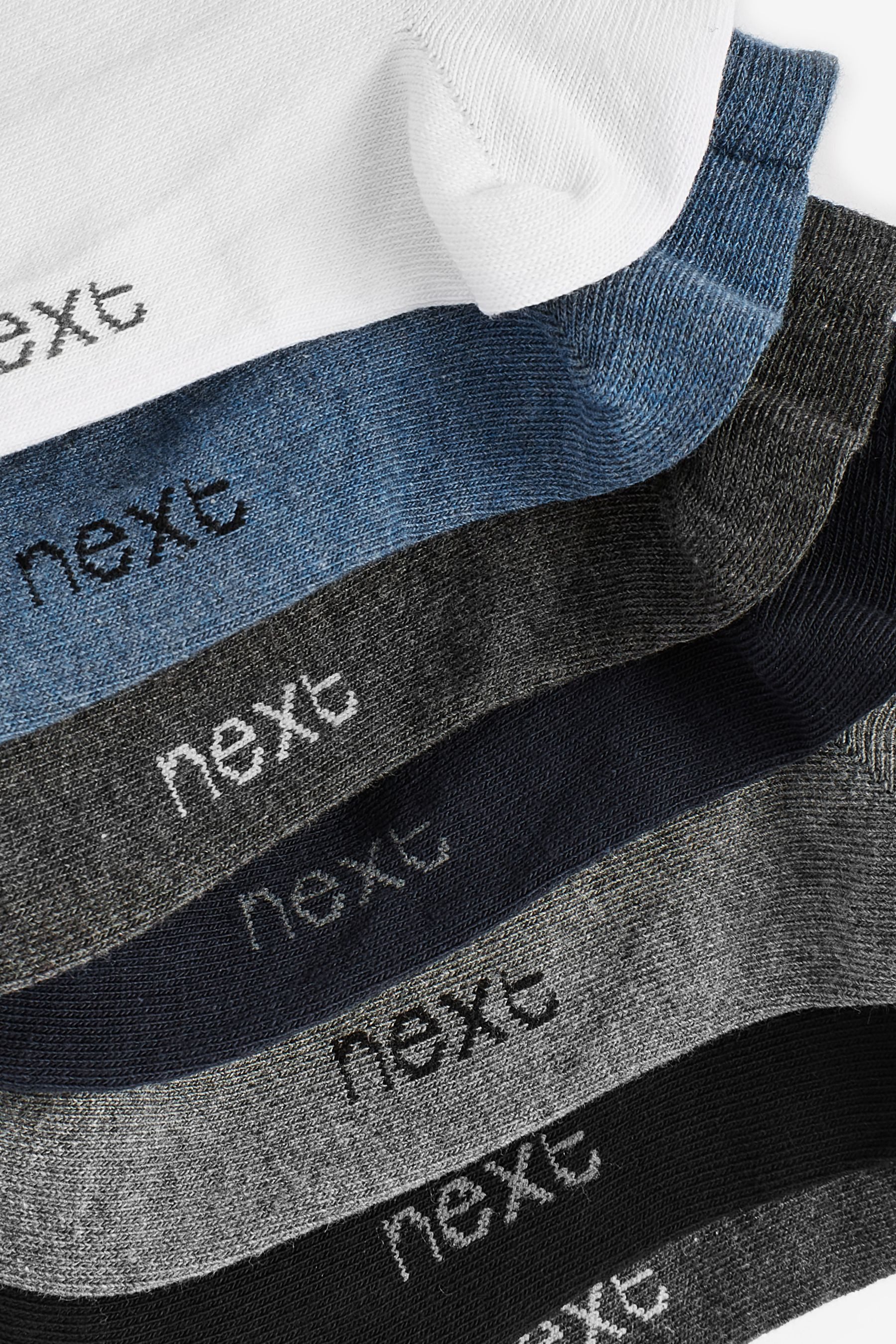 Next Basicsocken 7 x Sneaker-Socken mit hohem Baumwollanteil (7-Paar)