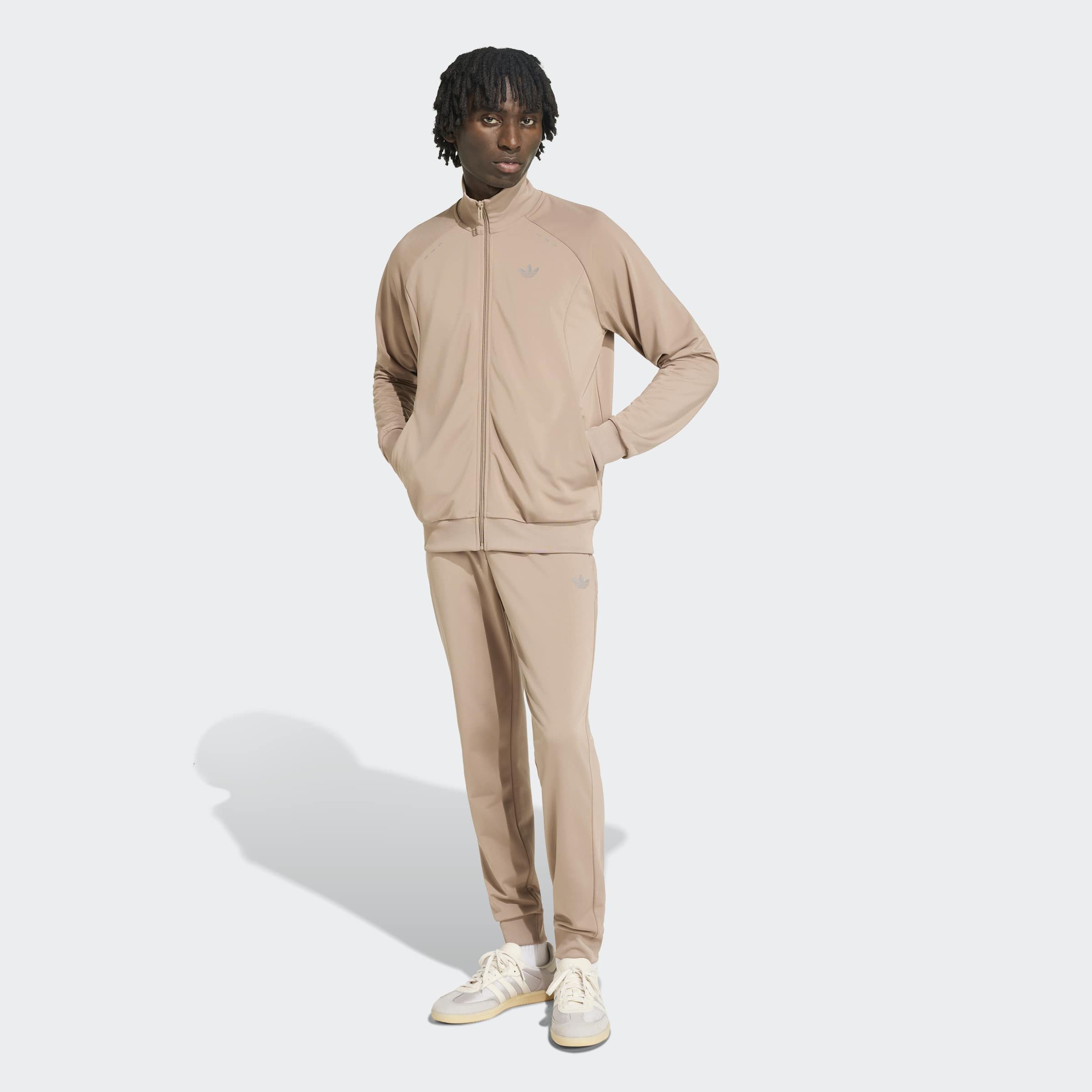 adidas Originals Trainingsanzug TECH TREFOIL ESSENTIALS (2-tlg), zweiteiliges Set, für Erwachsene, aus Polyester – Bild 2 von 5