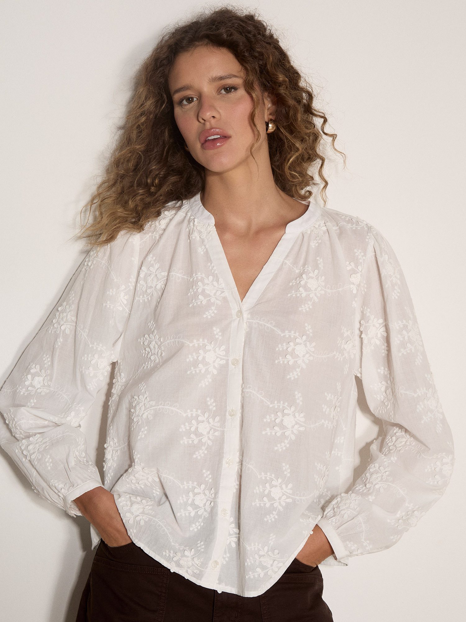 Apricot Spitzenbluse Floral bestickte Bluse mit Ballonärmeln