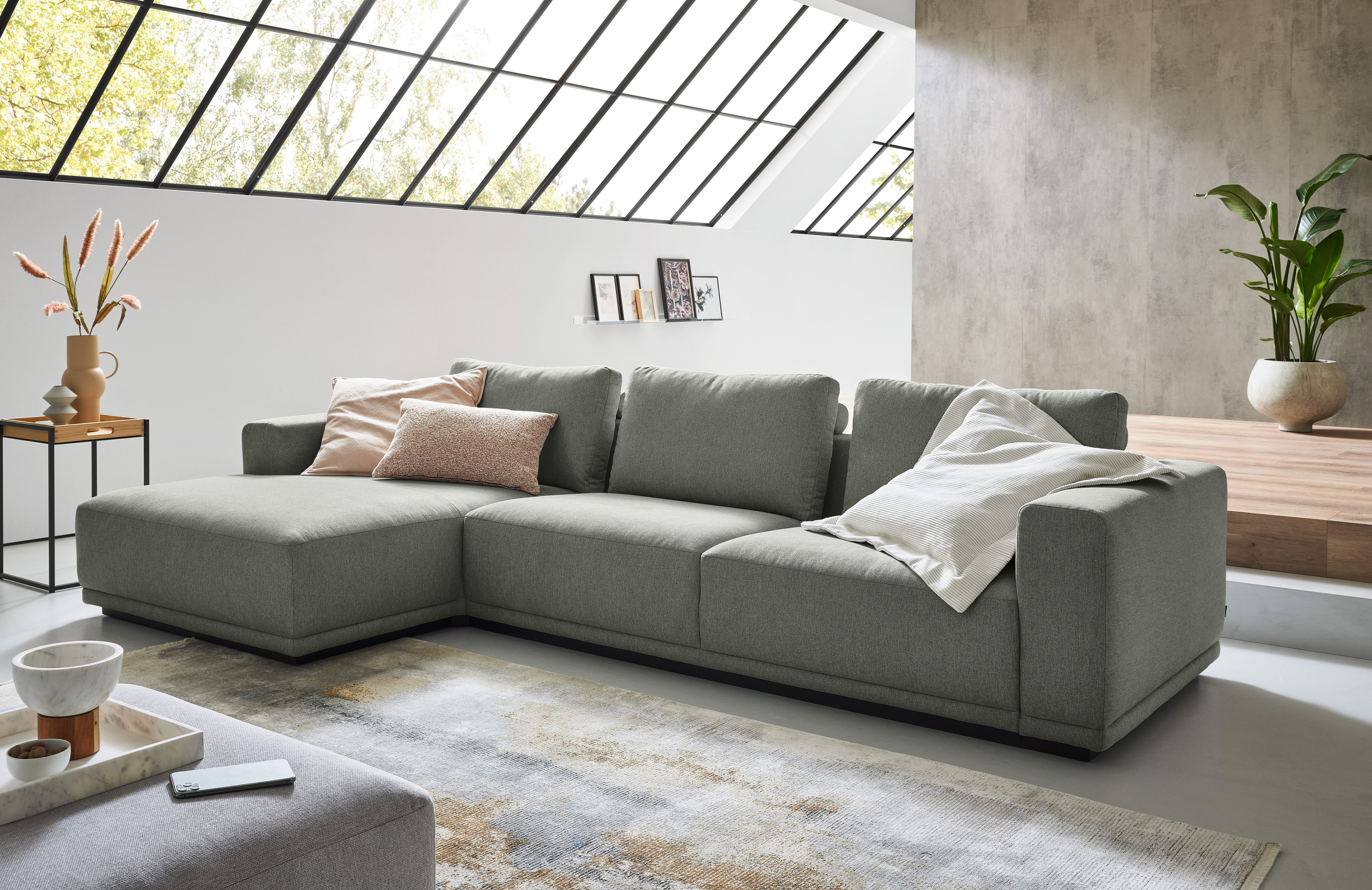 Musterring Ecksofa JustB! PM200, Holzrahmen in schwarz, wahlw. Sitzvorzug, Breite 316cm, Anreihsofa rechts & Longchair links, mit Armlehnen, inkl. Rückenkissen