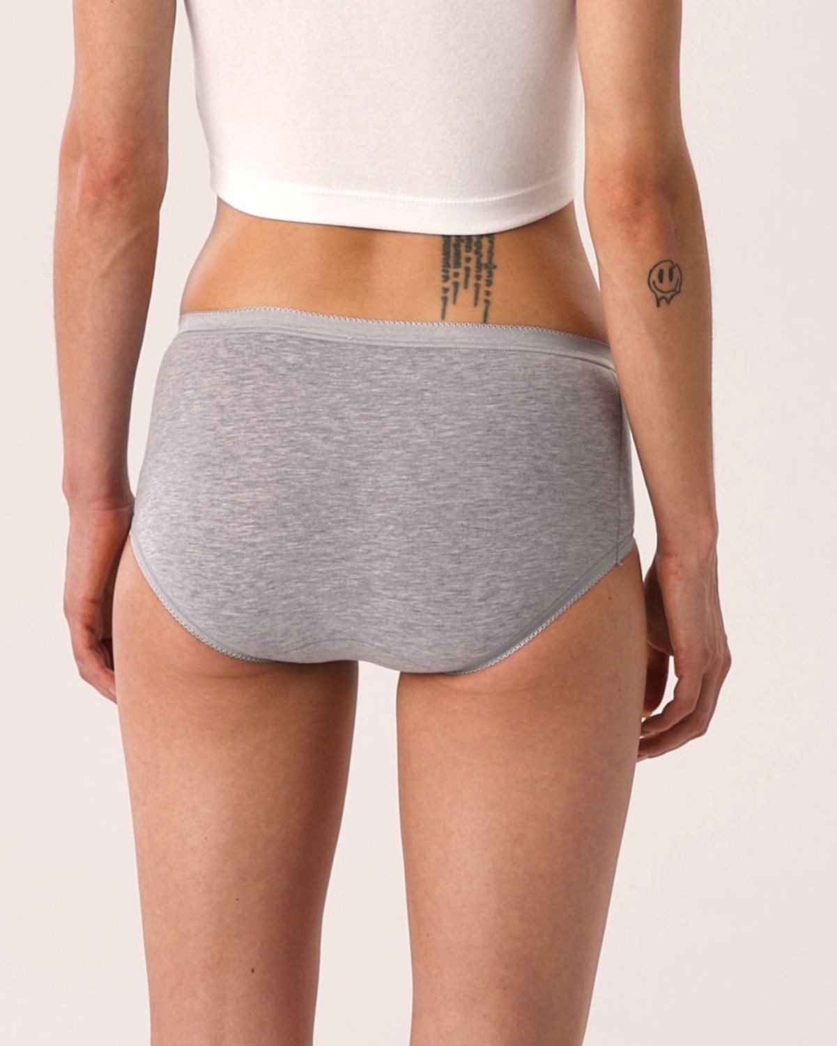 sloggi Slip Basic+ (4-St) Formstabilität, Elastizität, kleinen Zierborten