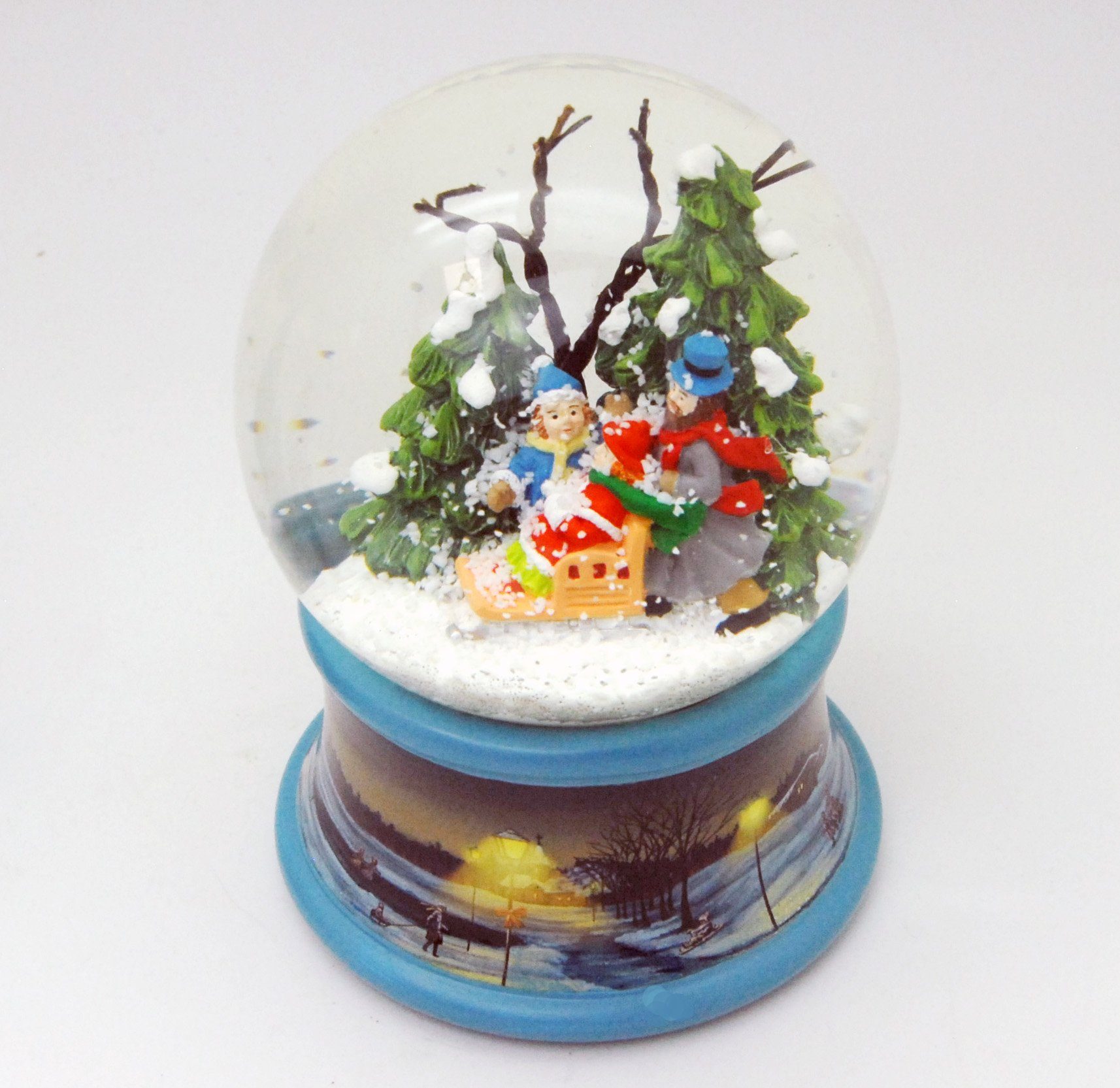 Schneekugel Sockel Winterwald Spieluhr 10cm MINIUM-Collection landschaft Familie mit blau Schlitten