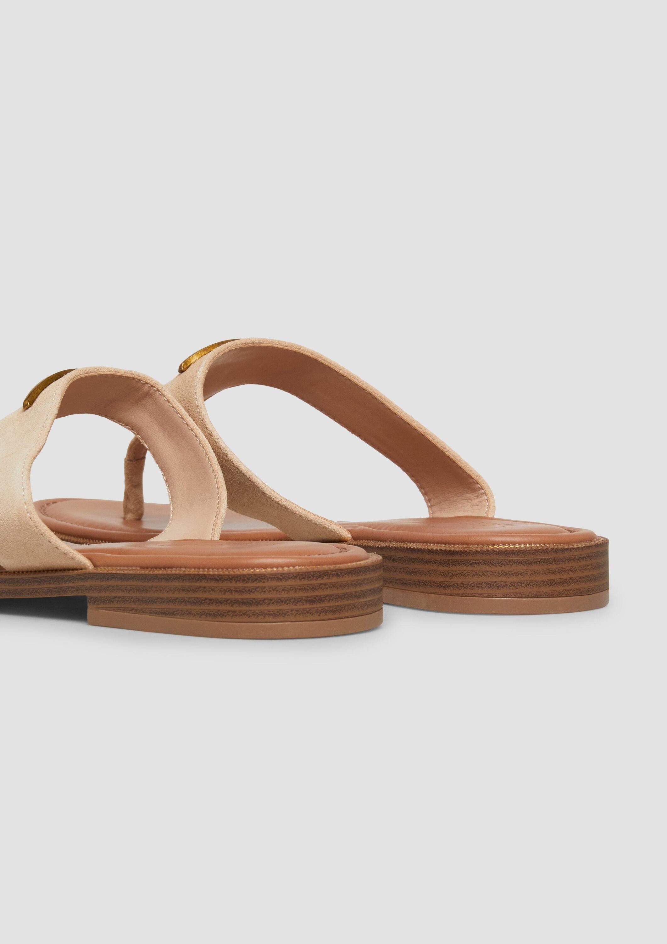s.Oliver Sandalen Sandale Zehentrenner-Sandalen aus Leder mit dekorativem D günstig online kaufen