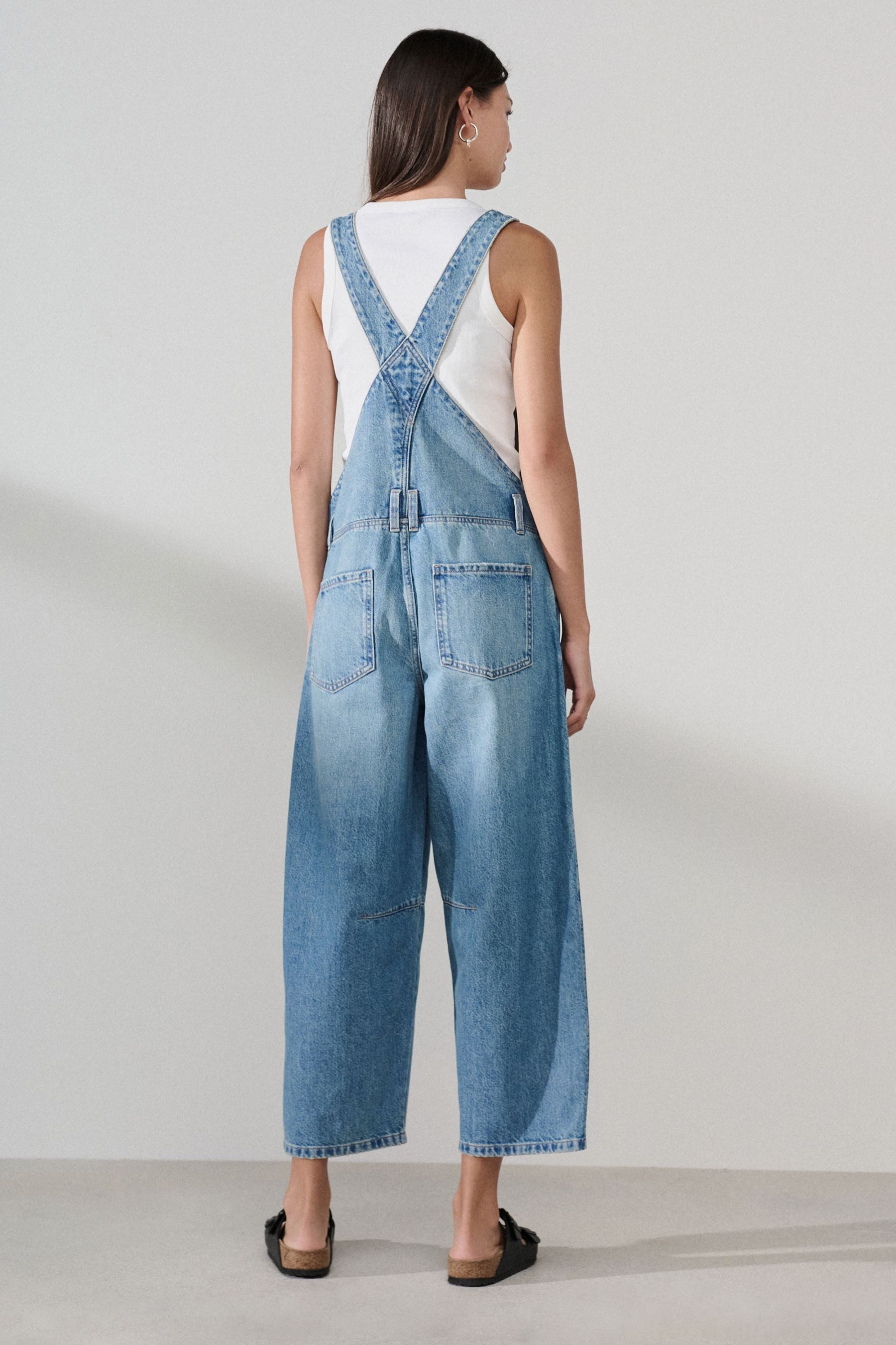 Next Latzjeans Latz-Jumpsuit aus Denim mit Barrel-Bein (1-tlg)