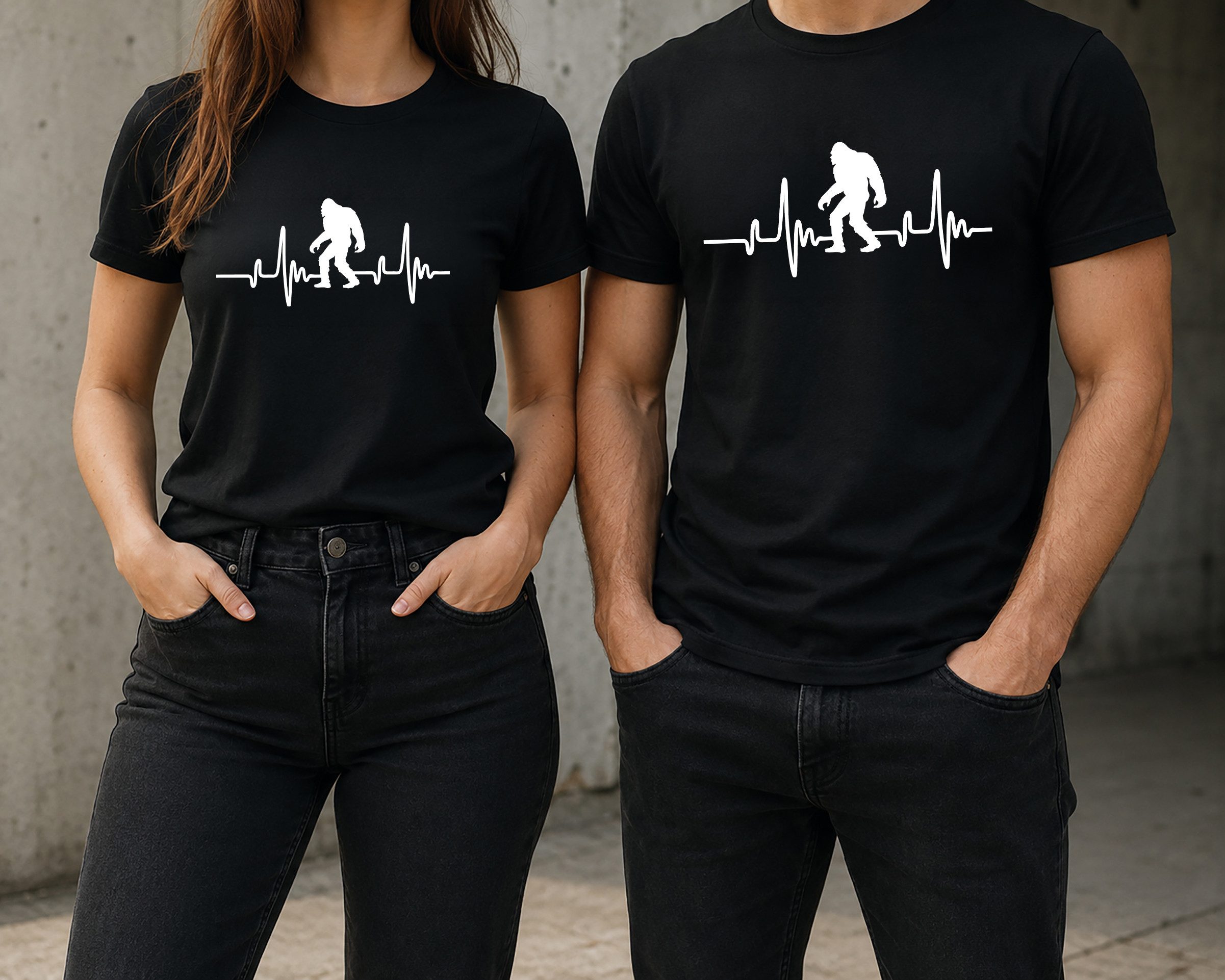 MyDesign24 T-Shirt Bigfoot Herschlaglinie print Shirt EKG-Linie Bigfoot T-Shirt schwarz kurzarm Regular Fit i566