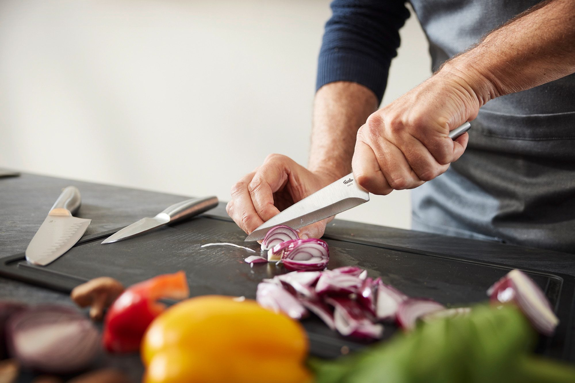 Fissler Universalküchenmesser Essential, handlich, Halbkropf, gerade Schneide, gewichteter Griff
