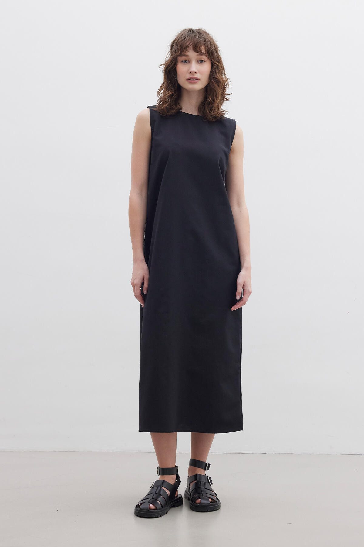MANUKA Midikleid Baumwollgefüttertes Kleid Schwarz