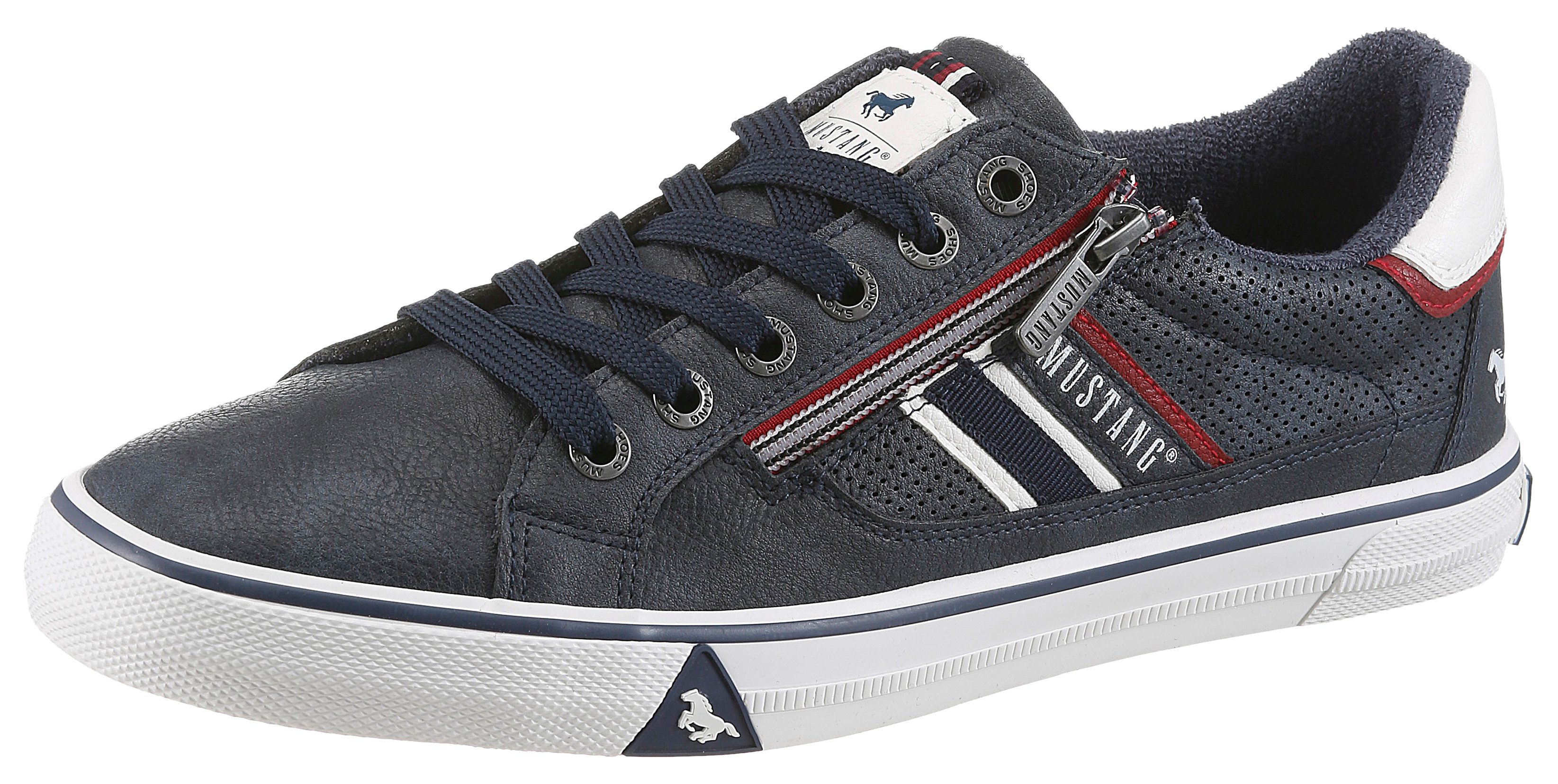 Mustang Shoes Giuliano Sneaker Freizeitschuh, Halbschuh, Schnürschuh mit modischem Lochmuster
