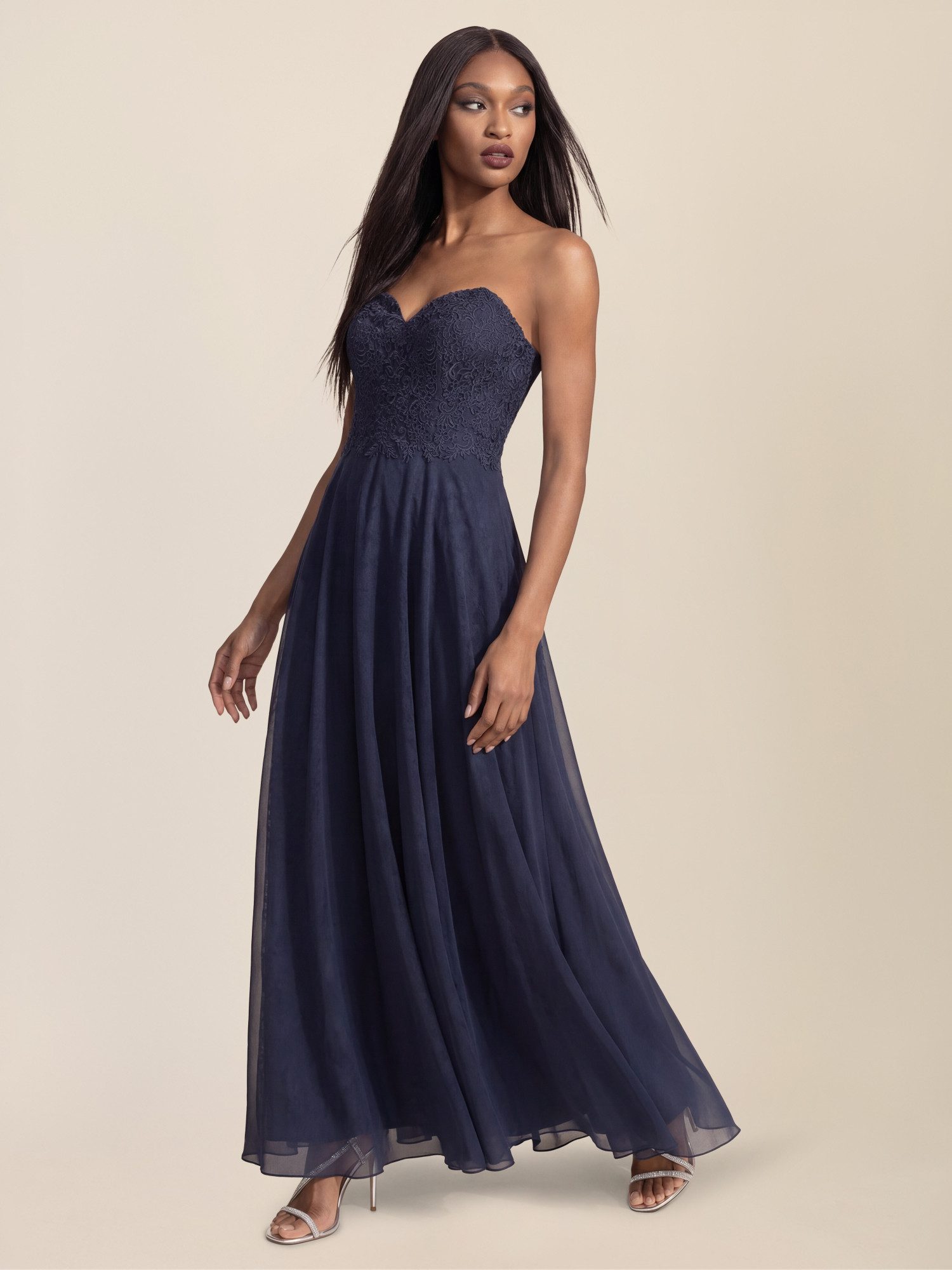 Apart Abendkleid mit Spitzenmieder