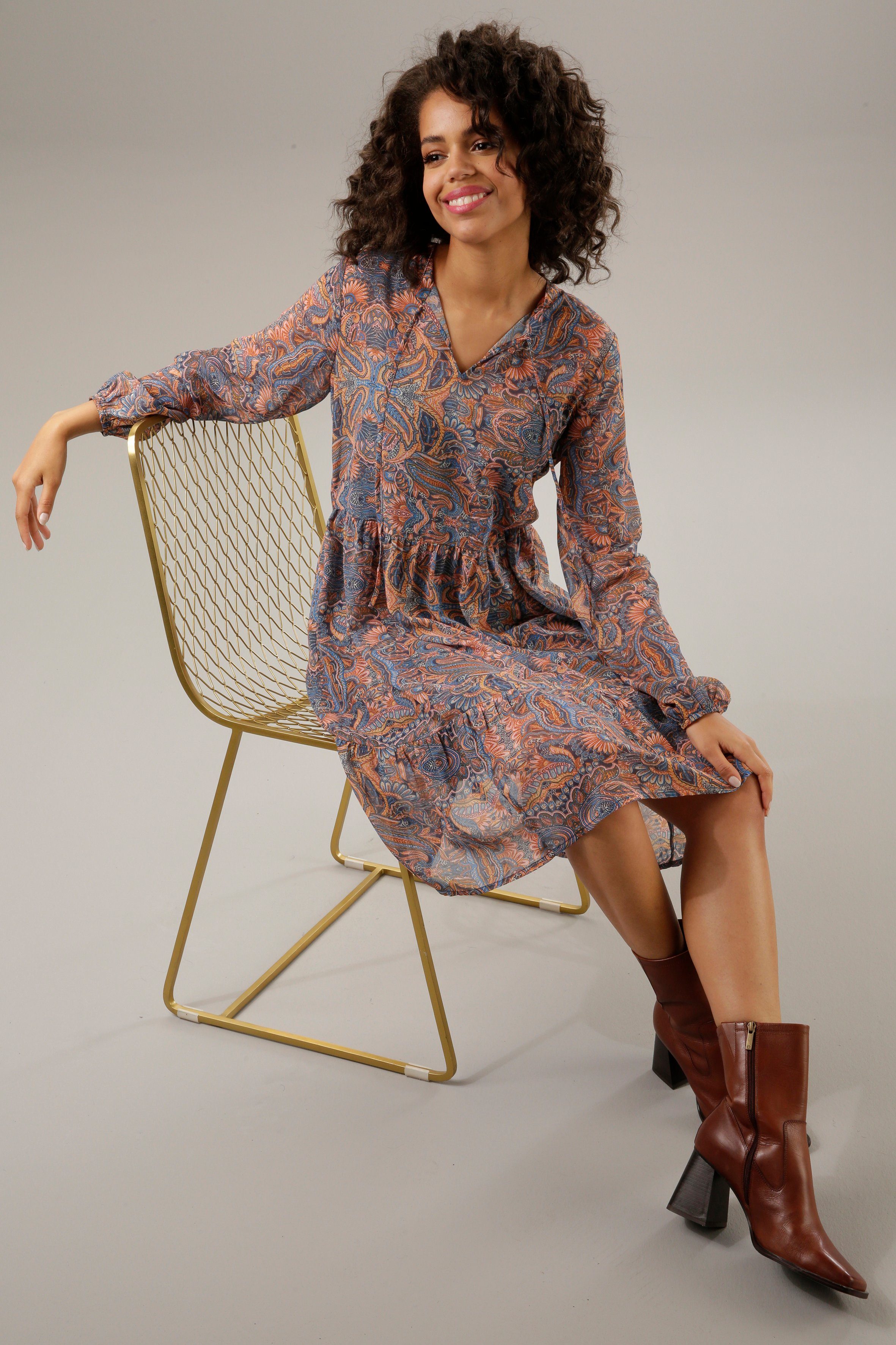 phantasievollem mit bedruckt CASUAL Aniston Paisley-Muster Blusenkleid