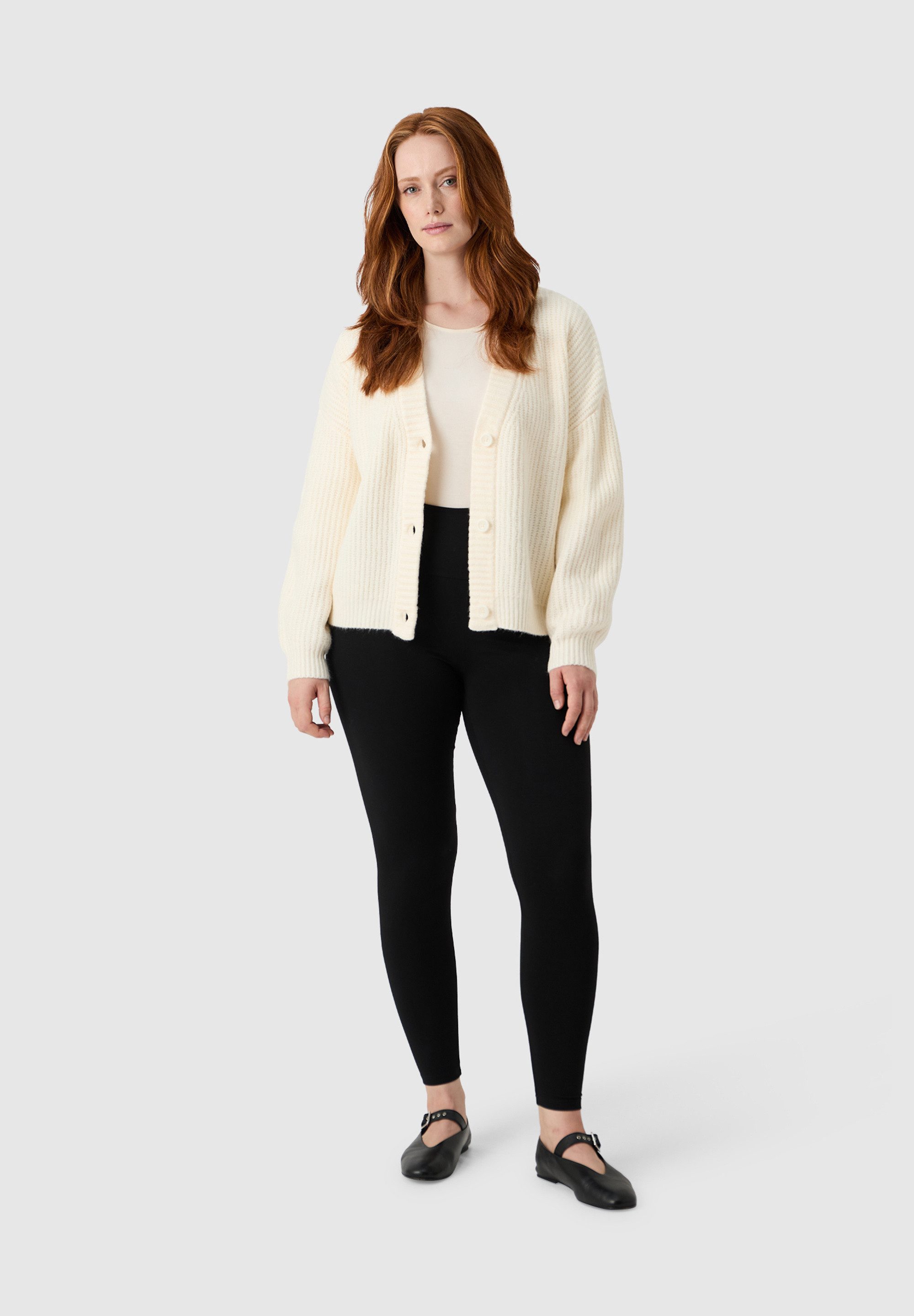 Les Lunes Strickjacke Margoot Kuschelig warmer Rippenstrick, V-Ausschnitt, große Knöpfe