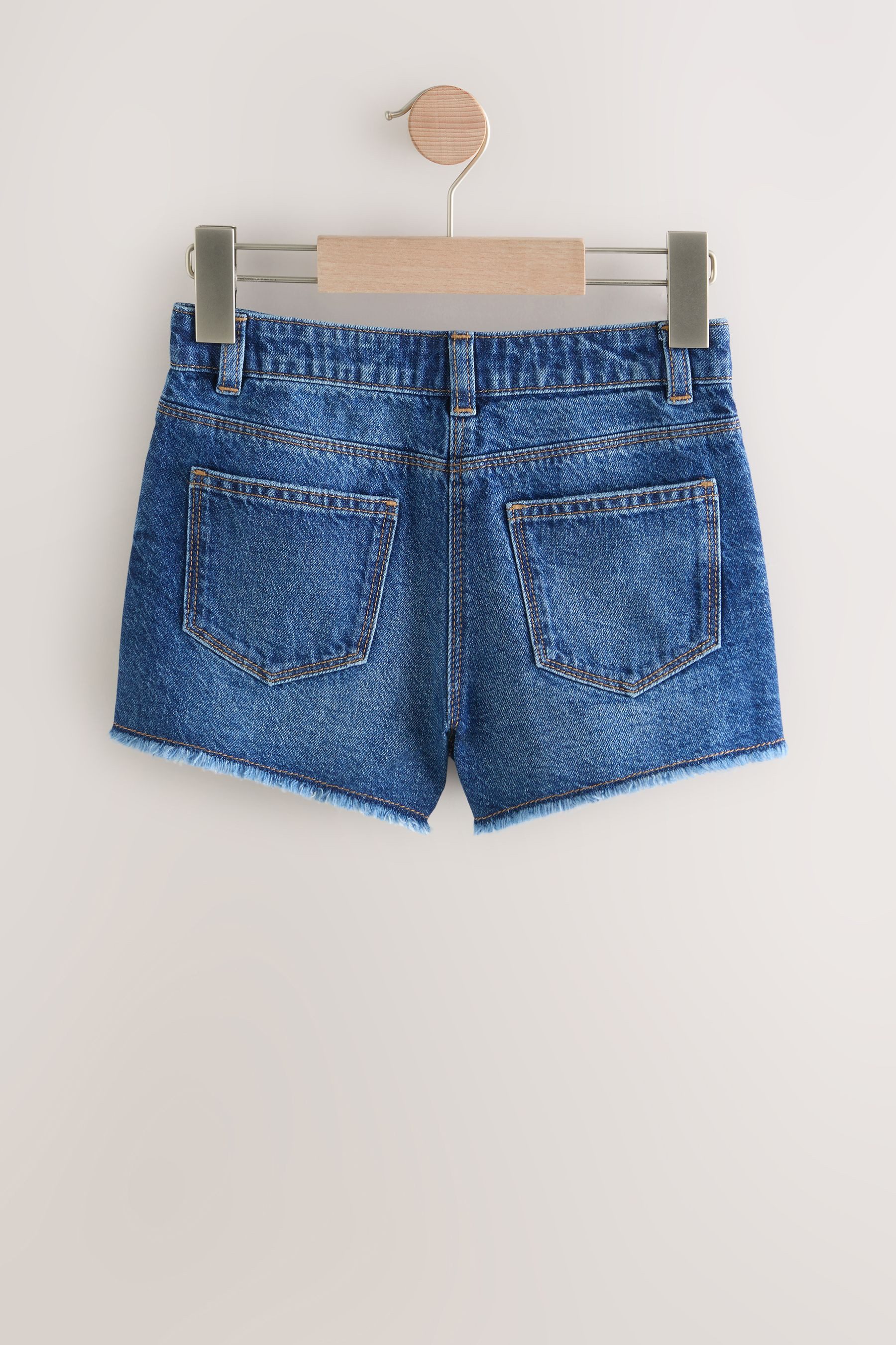 Next Jeansshorts Denim-Shorts mit ausgefranstem Saum, Regular (1-tlg)