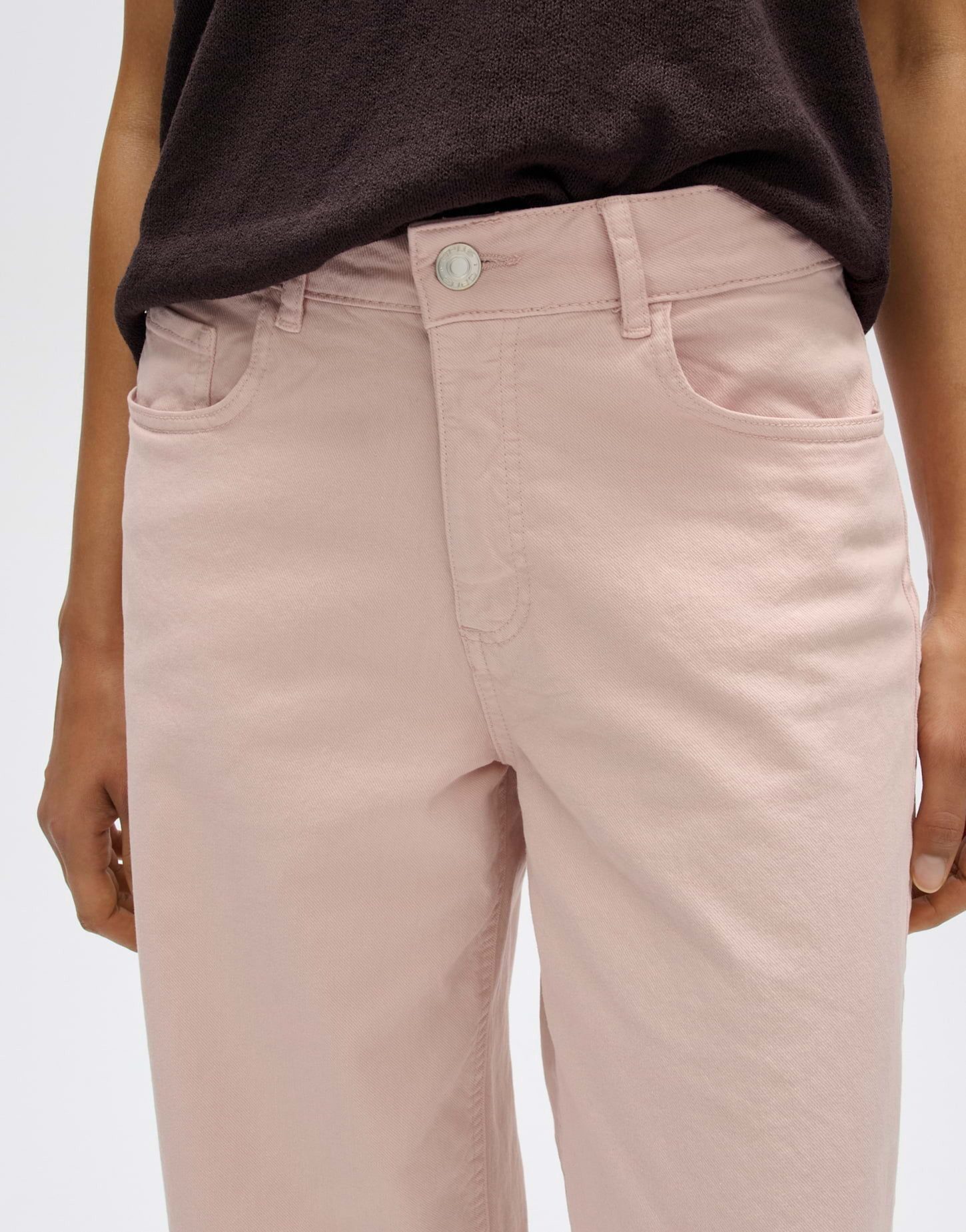 OPUS Relax-fit-Jeans Barrel Jeans aus Baumwollmix Mid Rise Weicher Griff, 5-Pocket-Design, verdeckter Zip-Fly – Bild 4 von 5
