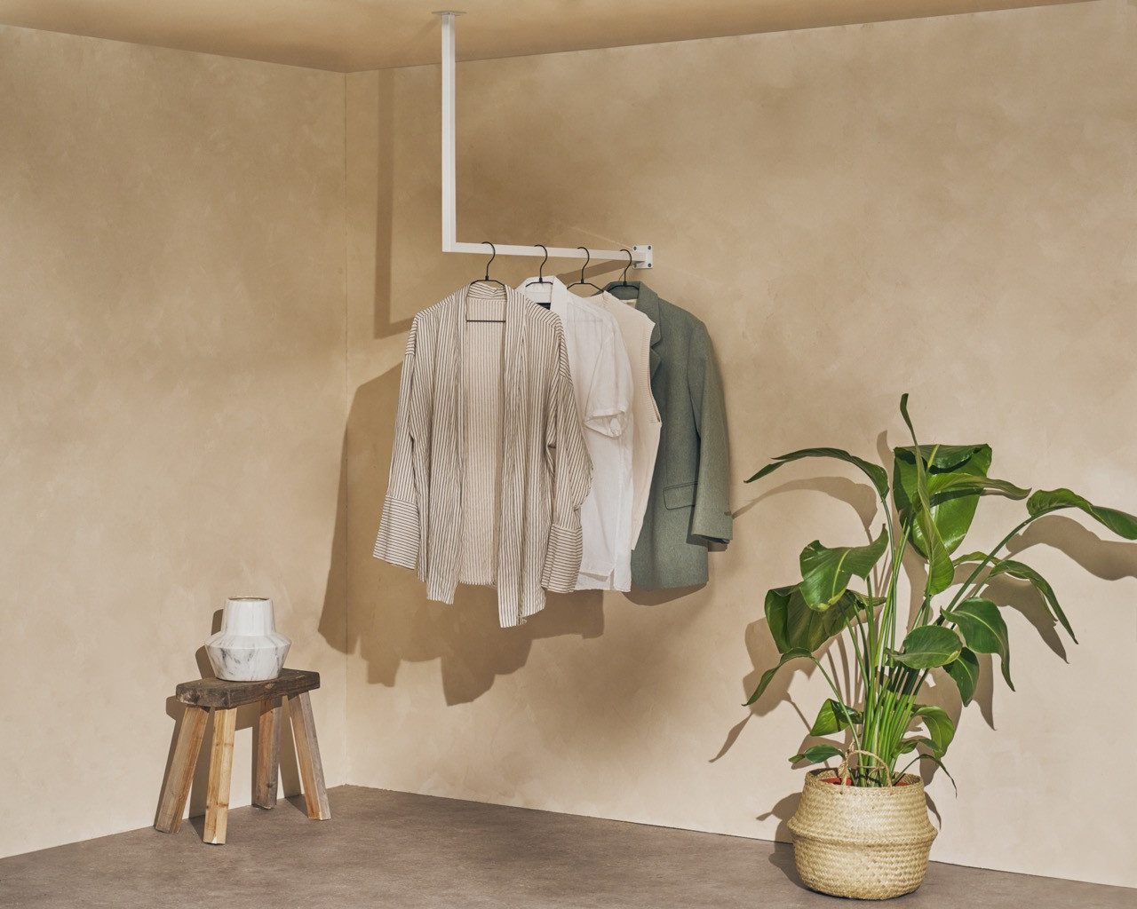 Natural Goods Berlin Wandgarderobe ÜBERECK, Kleiderständer, Garderobenhalte günstig online kaufen