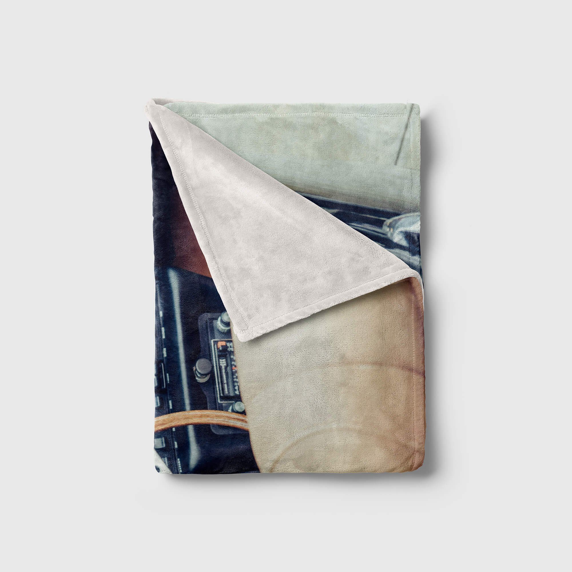 Sinus Art Handtücher Handtuch Baumwolle-Polyester-Mix Strandhandtuch Auto mit Saunatuch Fotomotiv Oldtimer Inne, (1-St), Kuscheldecke Handtuch