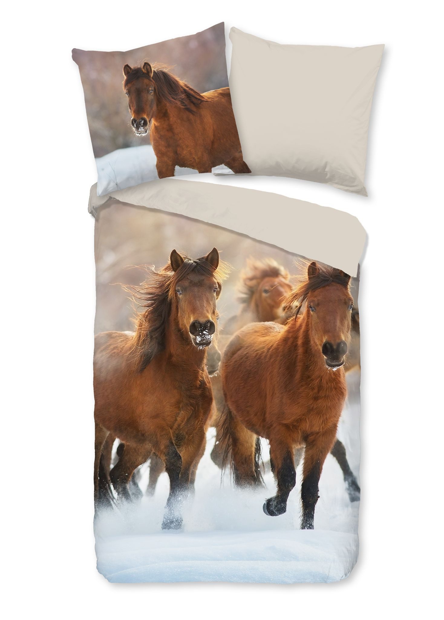 JACK Wendebettwäsche 135x200cm, Pferde Leben, Microfaser, 2 teilig, im verschneiten Winterdesign