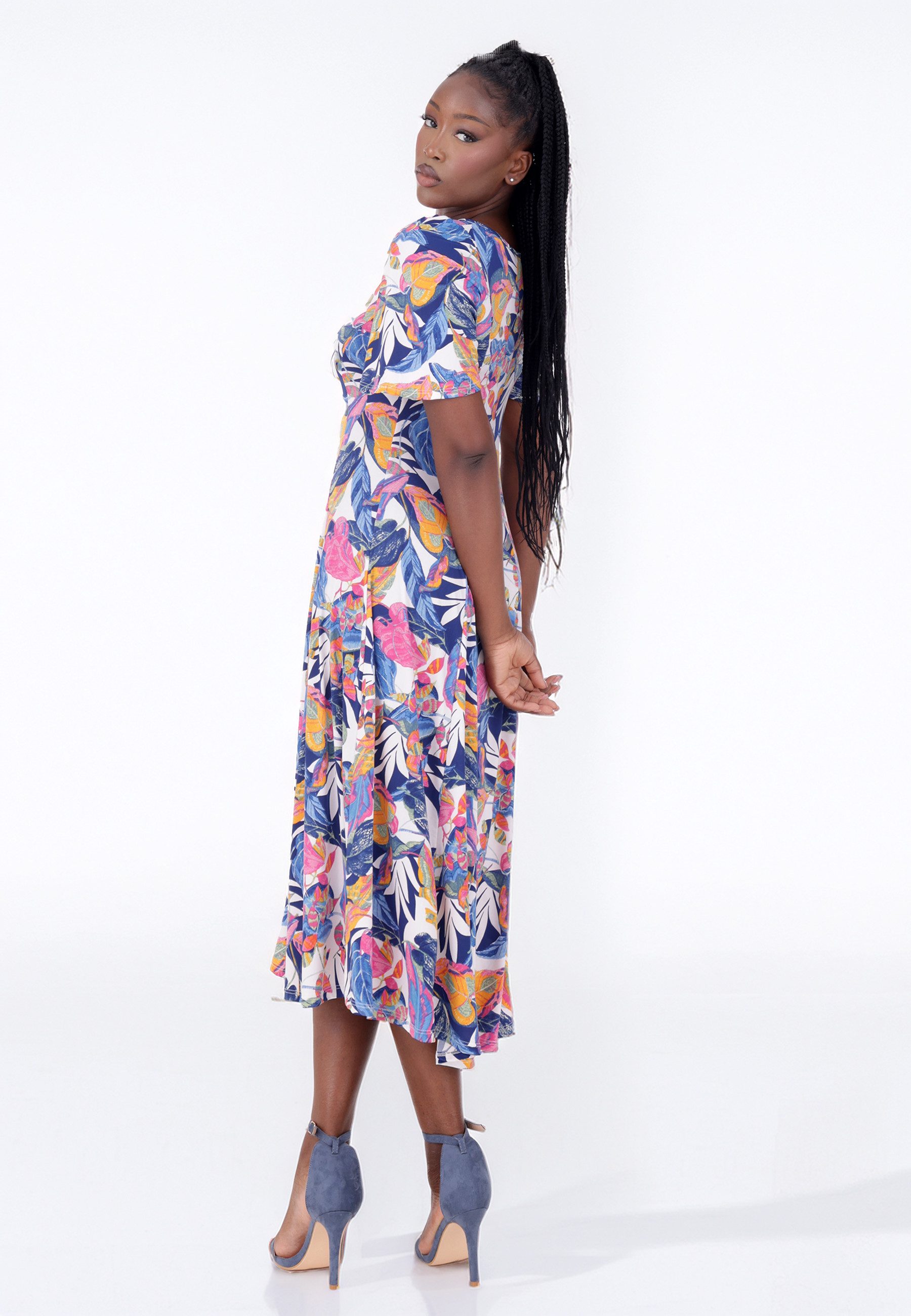 YC Fashion & Style Sommerkleid mit Rückenausschnitt und lebendigem Muster Alloverdruck