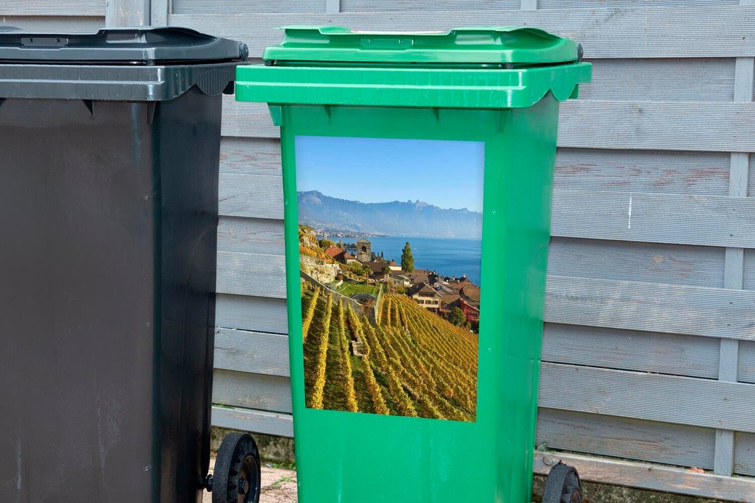 dem Foto Abfalbehälter MuchoWow See Container, Sticker, Mülltonne, von einem über Wandsticker (1 Weinberg St), Mülleimer-aufkleber, Genfer