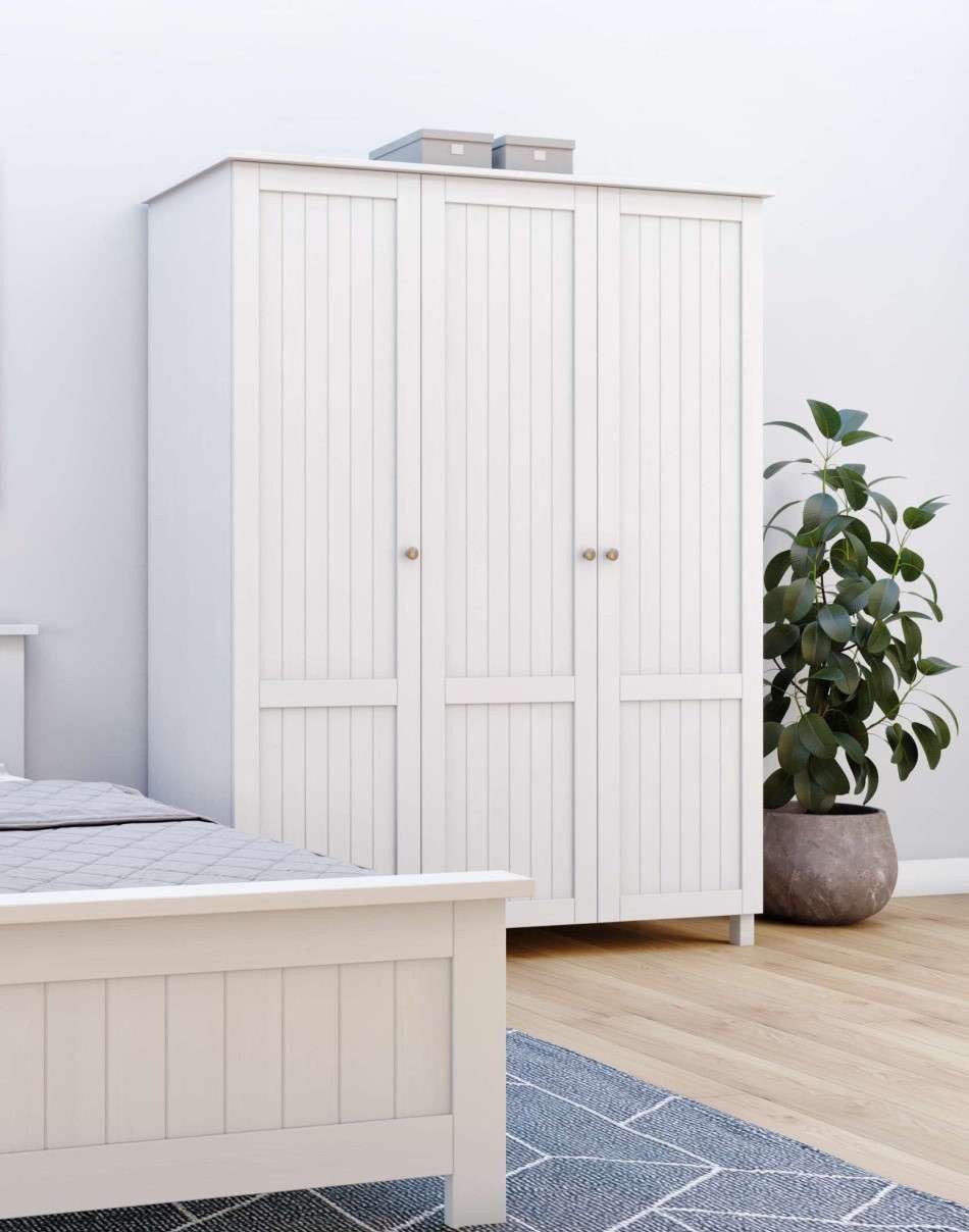 OTTO home Kleiderschrank Juventus, Drehtürenschrank, Schrank mit 3 Türen, 143 cm breit, aus massiver Kiefer, FSC®-zertifiziert