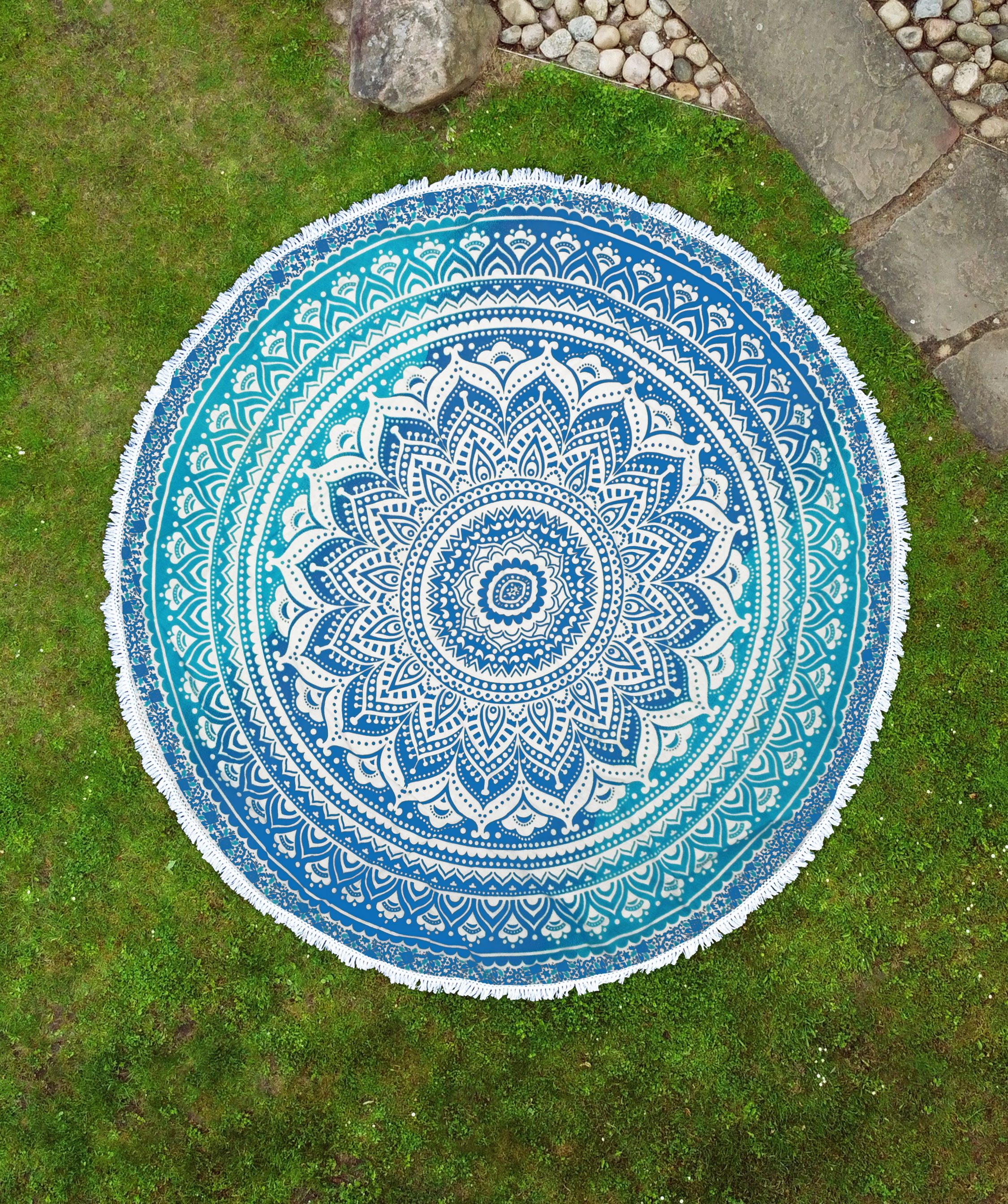 Picknickdecke Strandtuch Ombre Mandala boho Style Ø 185 cm, Karmandala, Weiches Strandtuch für unterwegs. Schön, praktisch, vielseitigq