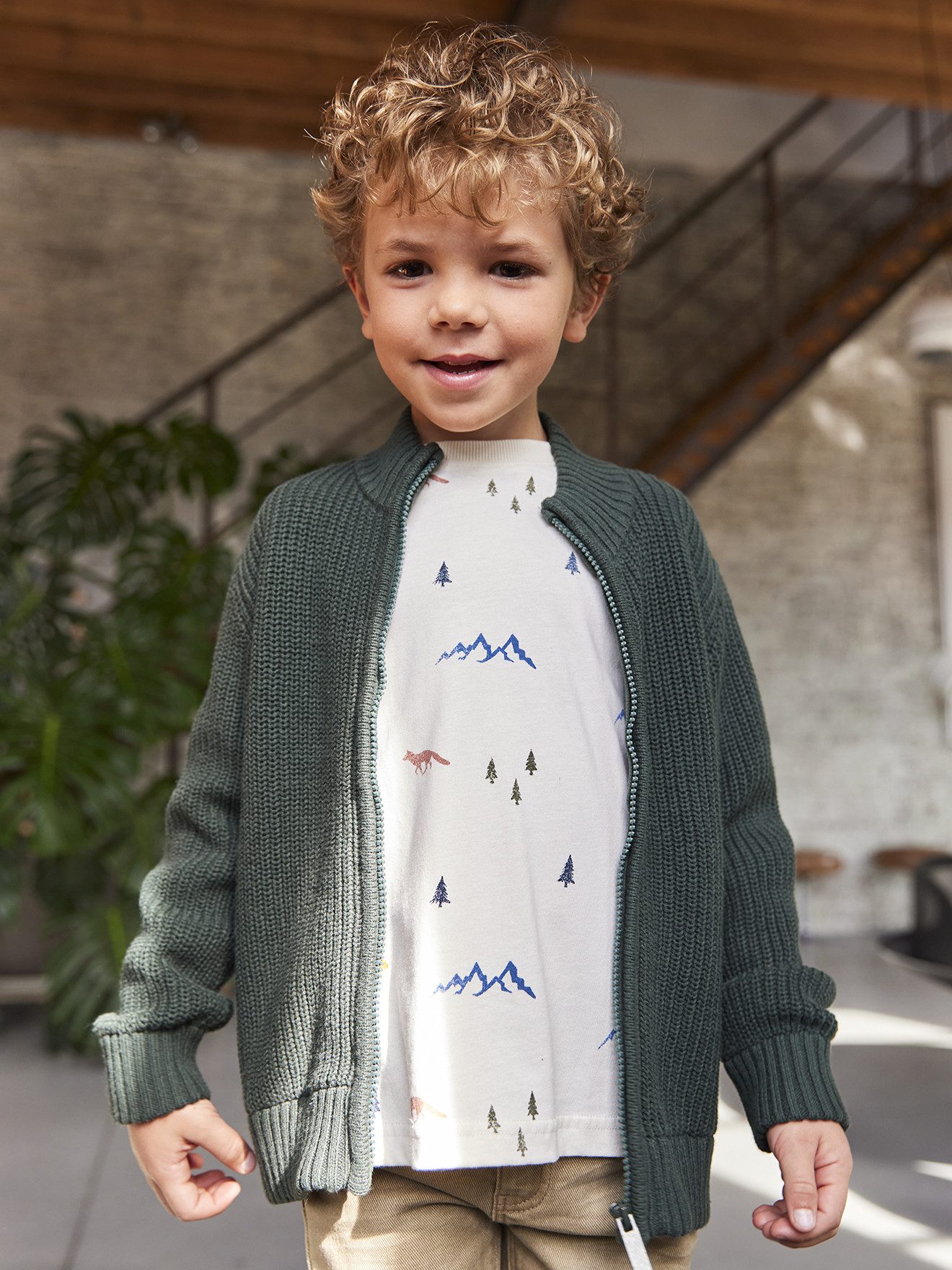 vertbaudet Cardigan Strickjacke mit Stehkragen für Jungen